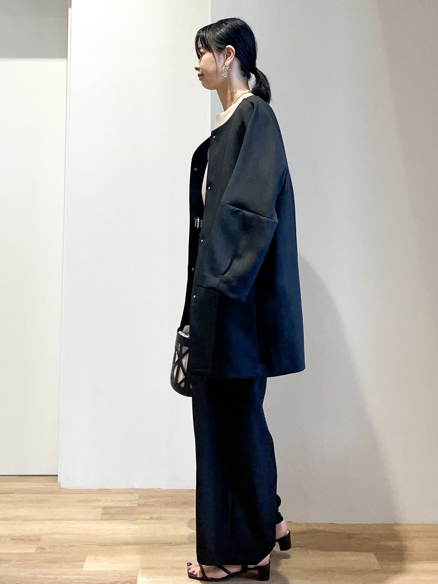 あいさんの「OPAQUE.CLIP｜フォルムスリーブミドルコート【洗濯機OK】」を使ったコーディネート