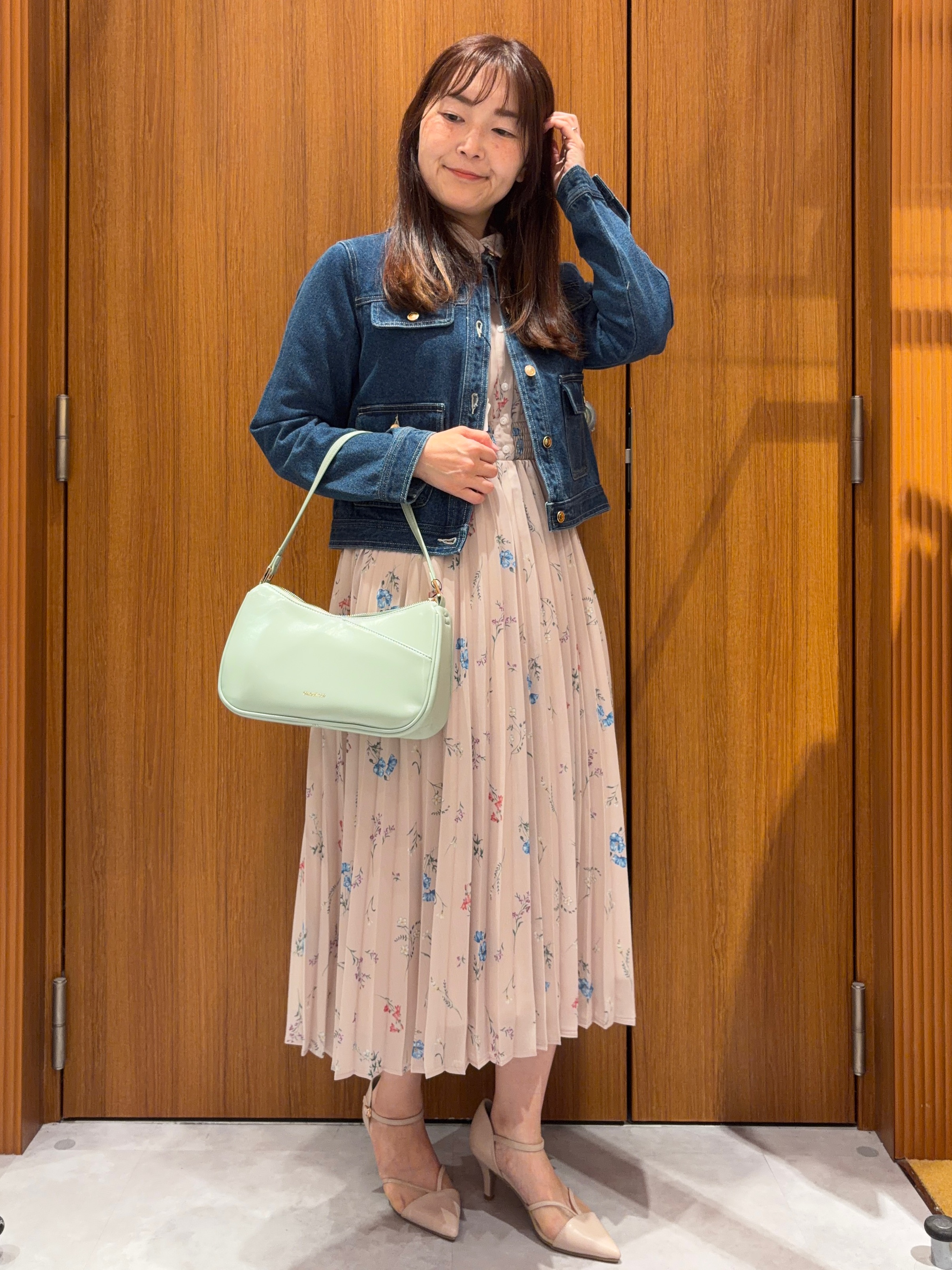 アスカさんの「index｜ミニマルノーカラーデニムジャケット【洗濯機OK】」を使ったコーディネート