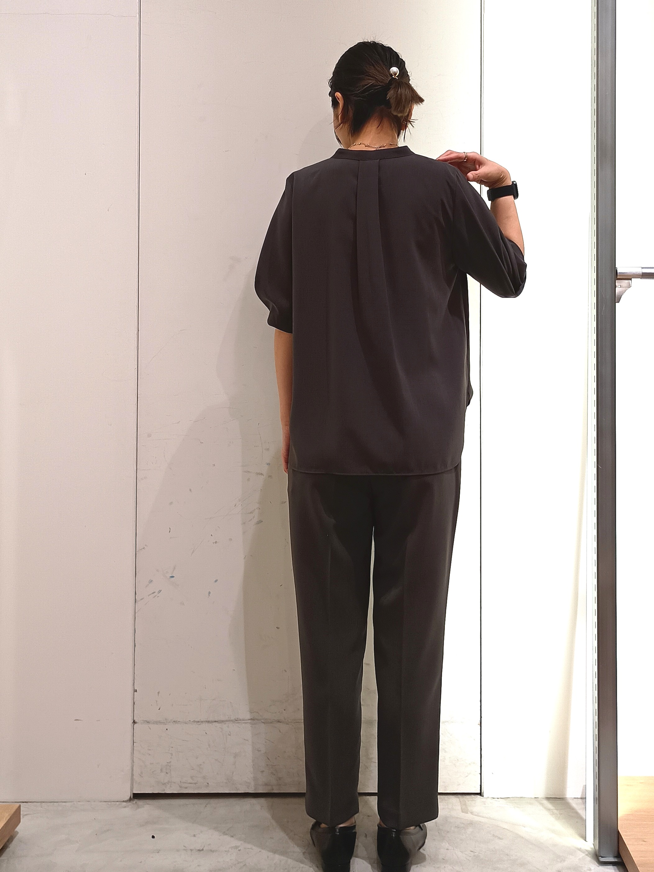 shinkoさんの「OPAQUE.CLIP｜【ストレッチ／防シワ／洗濯機OK】タックスリーブブラウス《SS～LL／6col／セットアップ可》」を使ったコーディネート