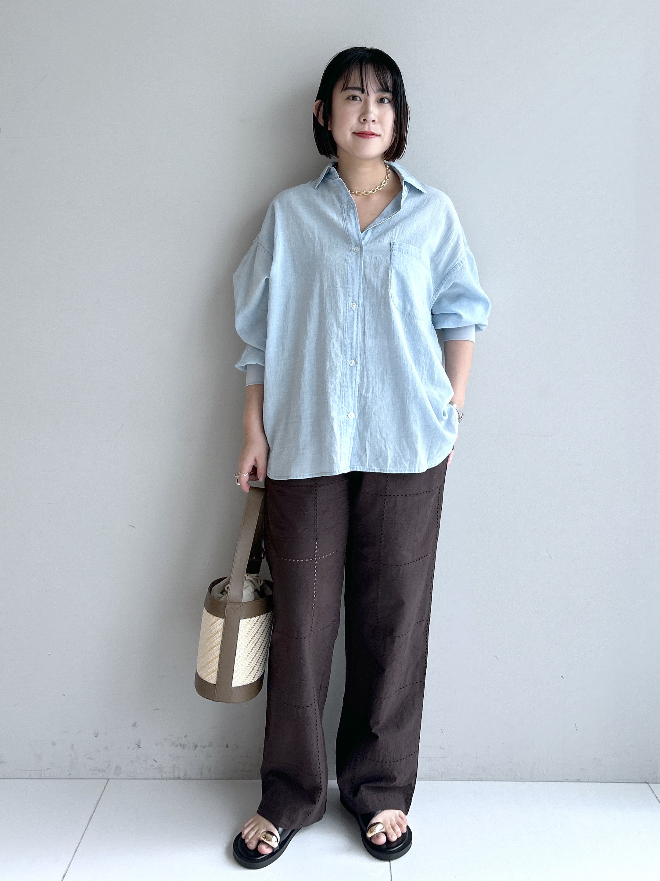 Hirokaさんの「Dessin｜【セットアップ可/洗える】2オンスシアーデニムシャツ」を使ったコーディネート