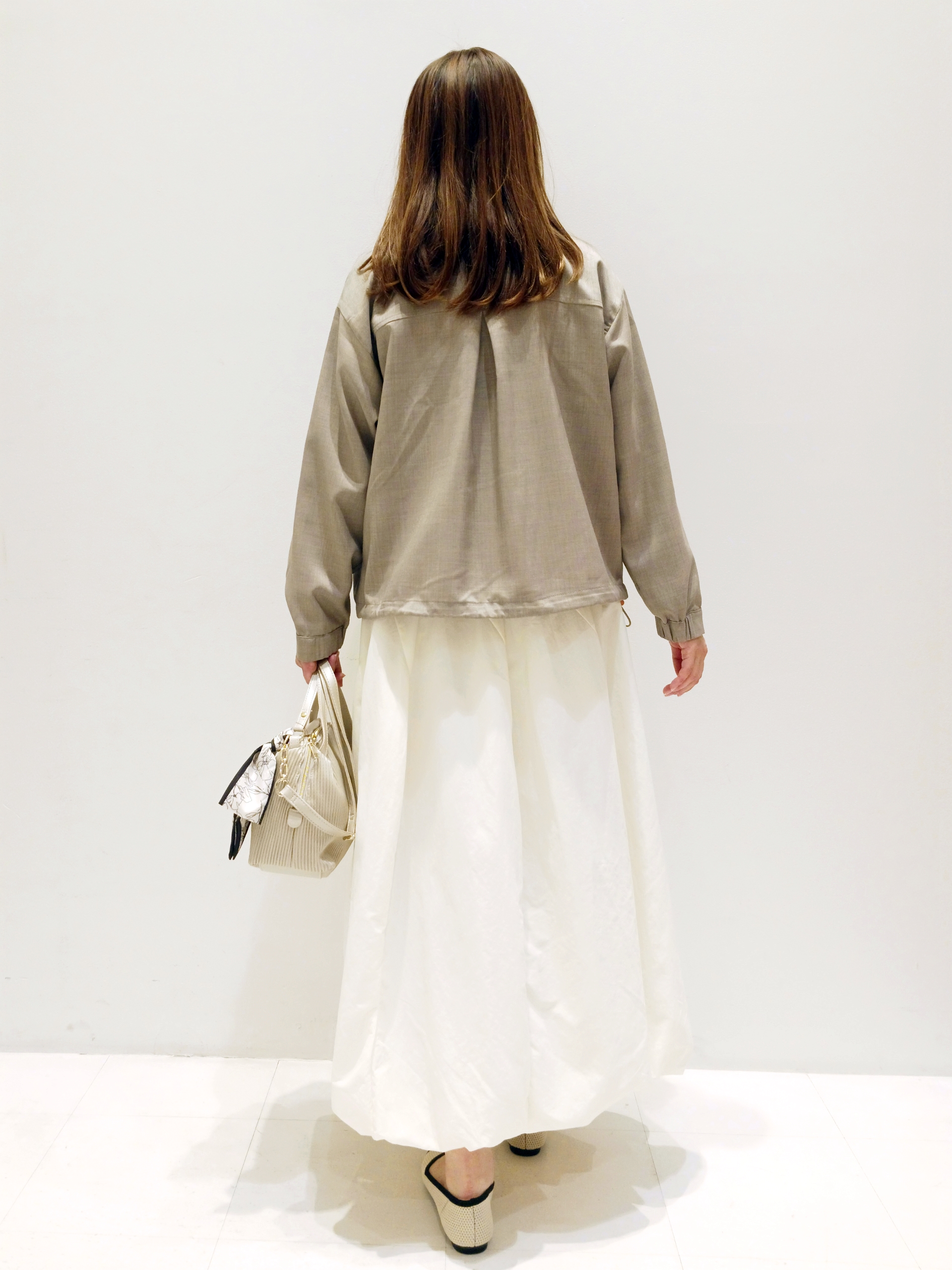 mizueさんの「grove｜【貴島明日香さん着用・洗える】麻調ノーカラーブルゾン」を使ったコーディネート