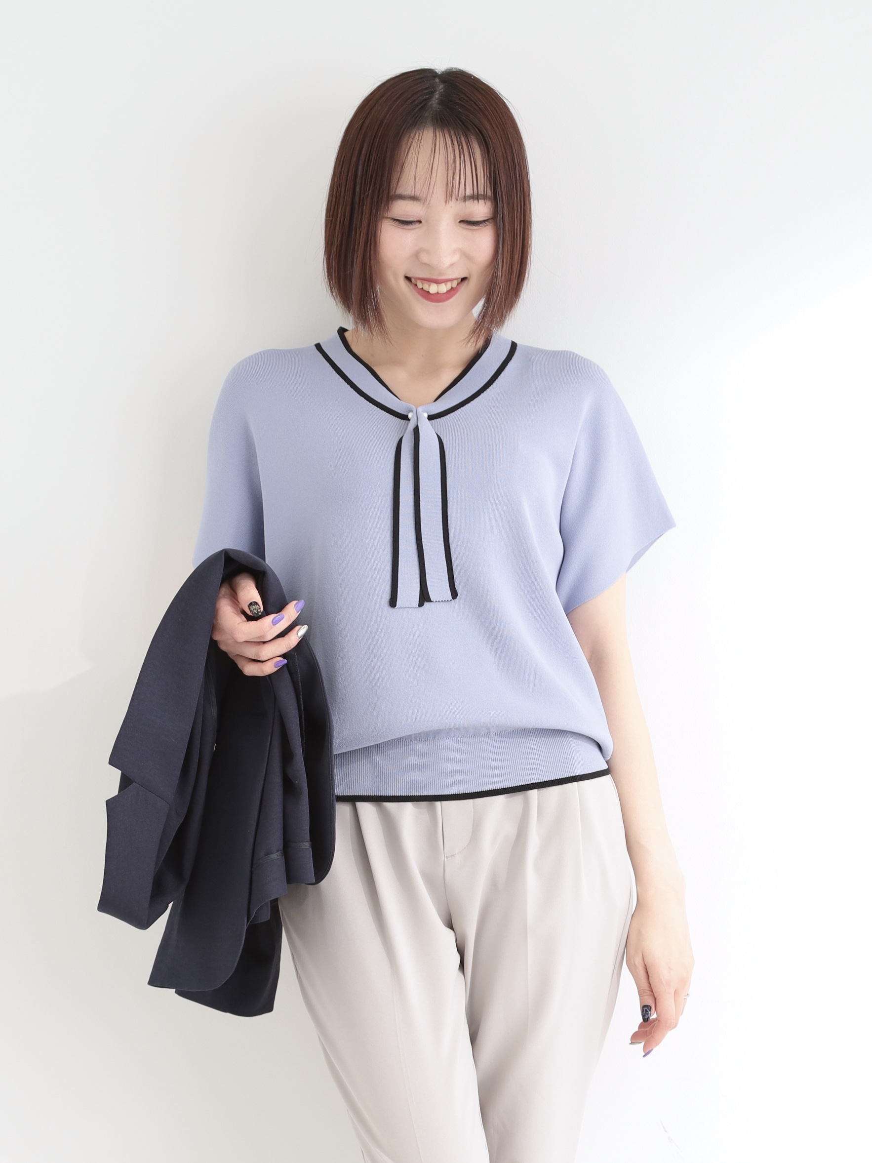𝐜𝐡𝐢𝐤𝐚さんの「SHOO･LA･RUE｜【毎日洗える/ひんやり/UV/S-LL】 毛玉になりにくい配色ボウタイ半袖ニット」を使ったコーディネート