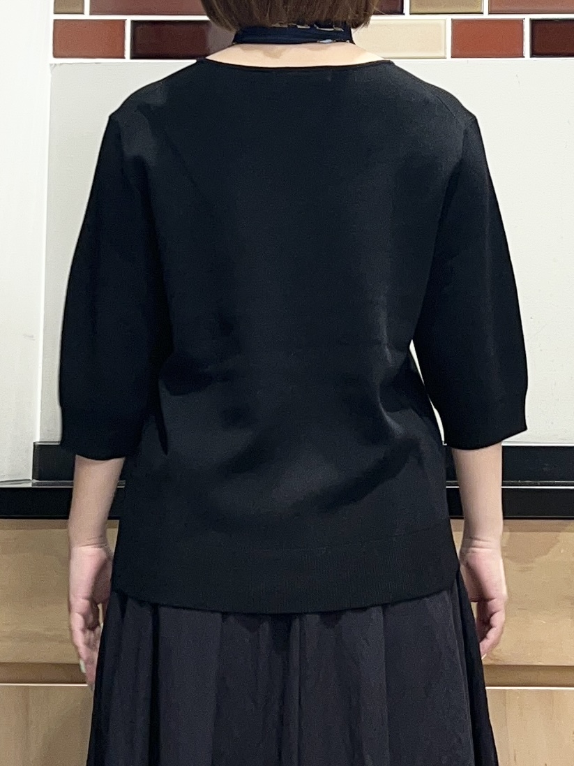 かのさんの「THE SHOP TK｜【S-XL/ひんやりタッチ】美しさ際立つ 6分袖ニット 洗濯機OK/UVケア/毛玉になりにくい」を使ったコーディネート