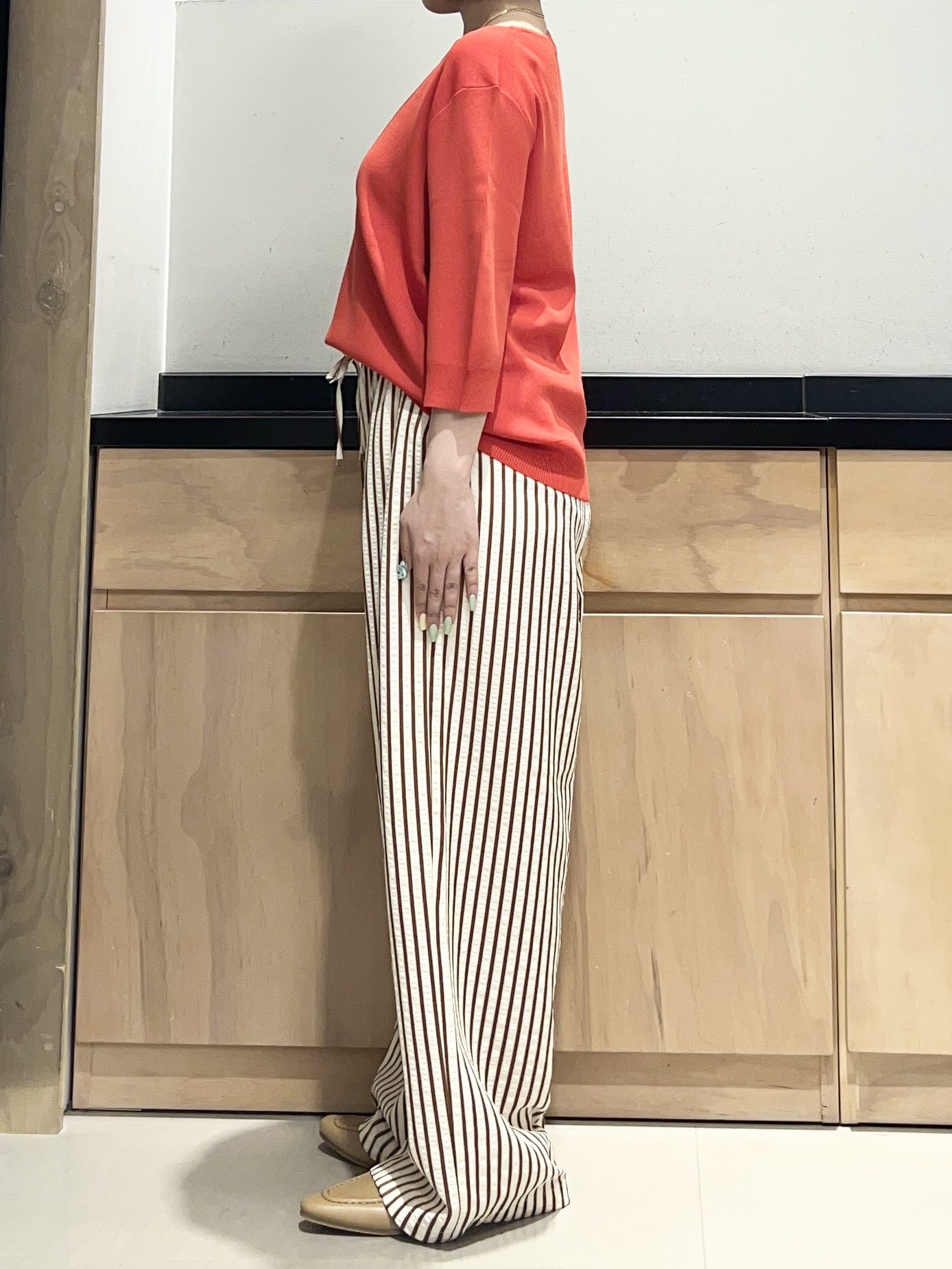 かのさんの「THE SHOP TK｜【S-XL/ひんやりタッチ】美しさ際立つ 6分袖ニット 洗濯機OK/UVケア/毛玉になりにくい」を使ったコーディネート