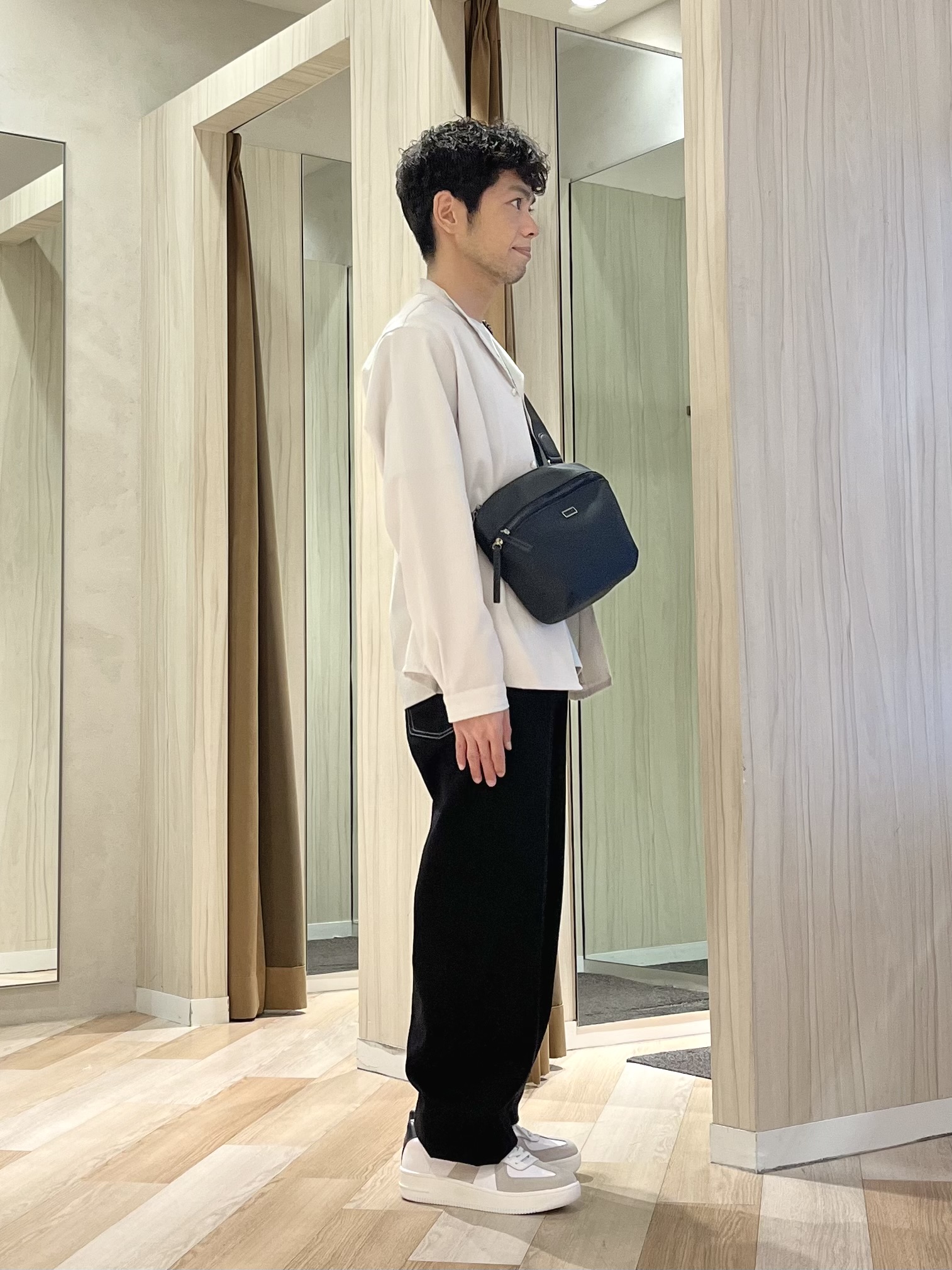 URAさんの「TAKEO KIKUCHI｜【撥水・洗える・シワになりにくい】 リランチェ（R） シャツ」を使ったコーディネート