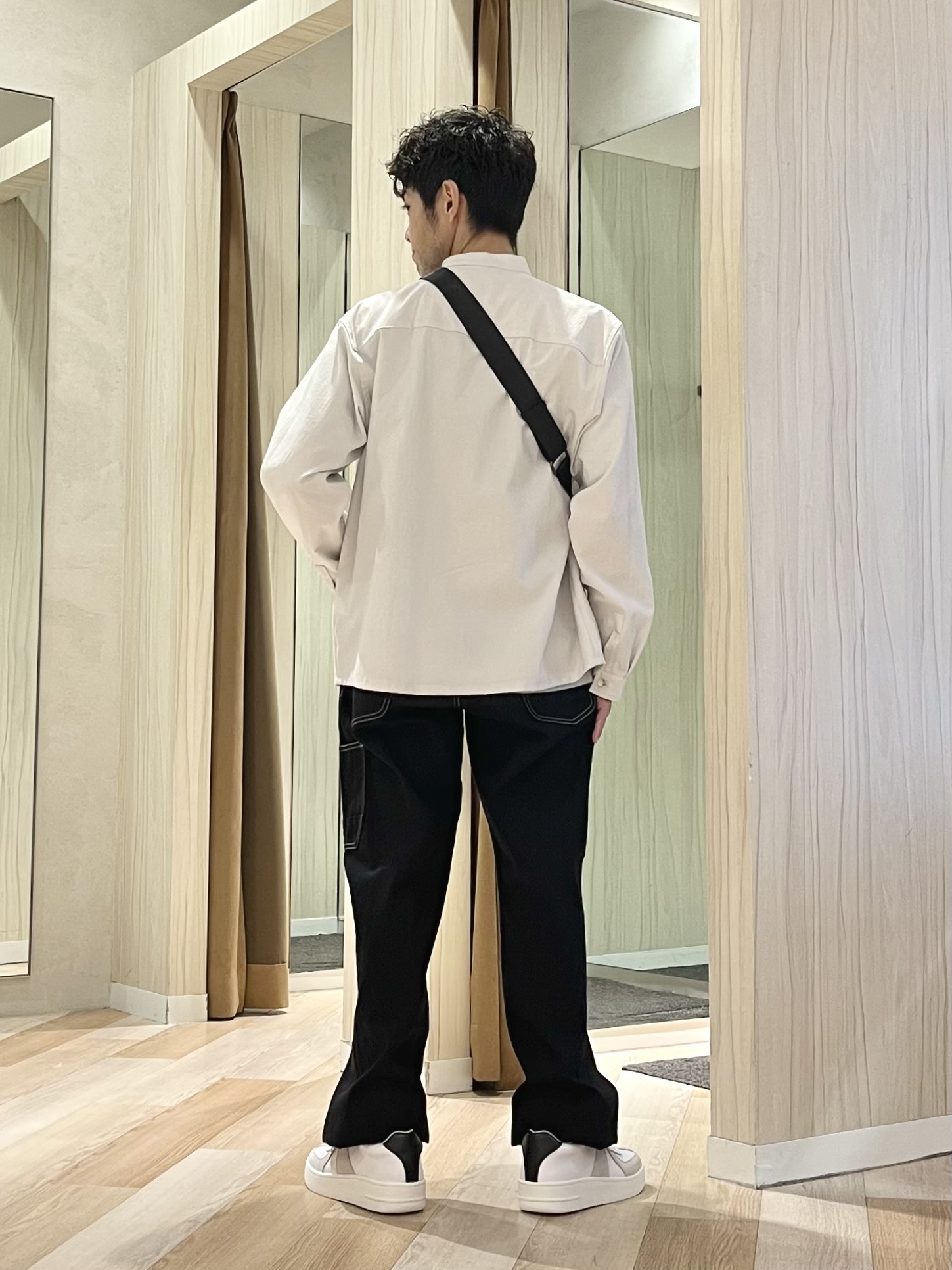 URAさんの「TAKEO KIKUCHI｜【撥水・洗える・シワになりにくい】 リランチェ（R） シャツ」を使ったコーディネート