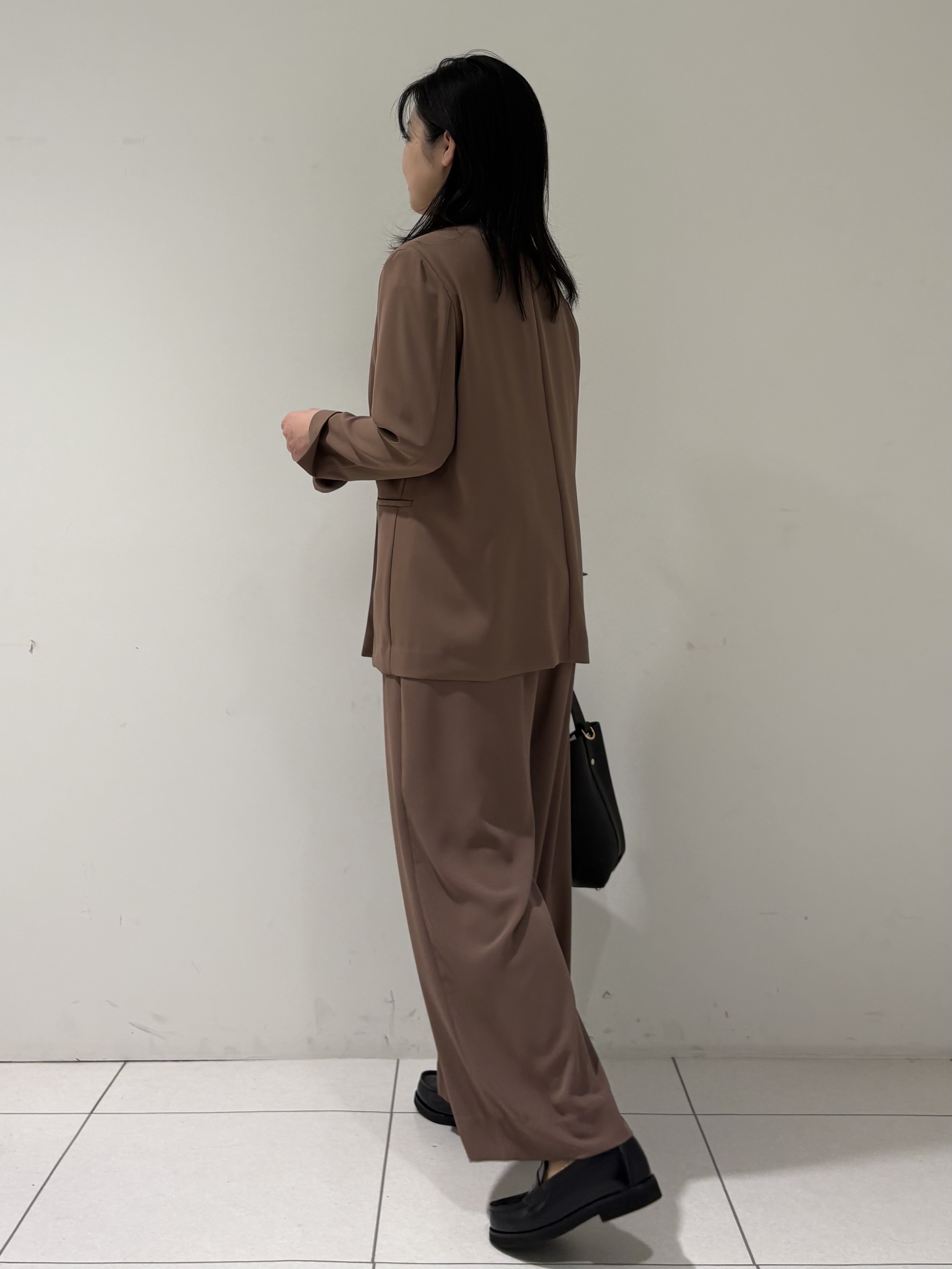 momokoさんの「INDIVI｜【さらに軽く軽快！／着る日傘】ノーカラージャケット」を使ったコーディネート