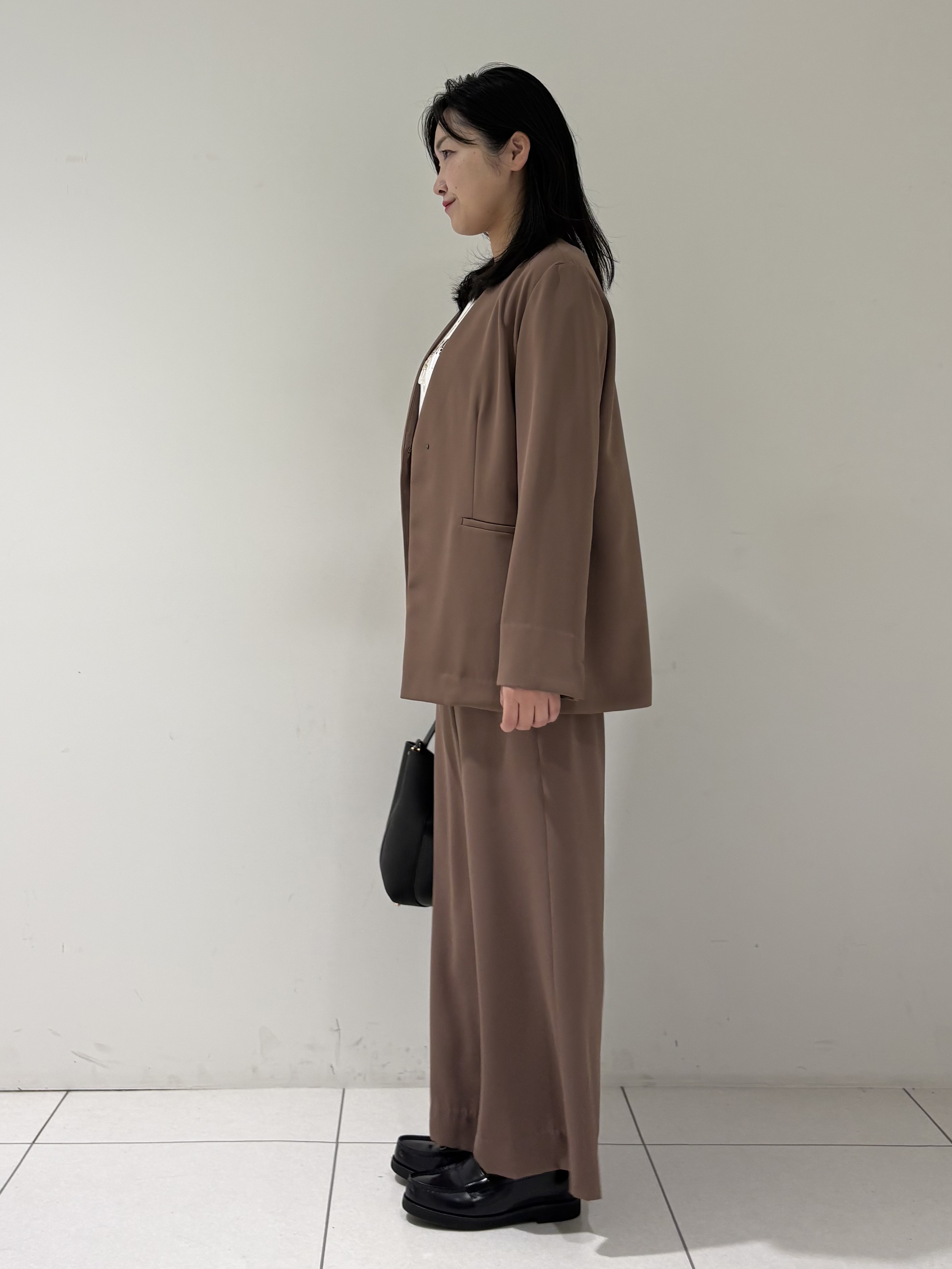 momokoさんの「INDIVI｜【さらに軽く軽快！／着る日傘】ノーカラージャケット」を使ったコーディネート