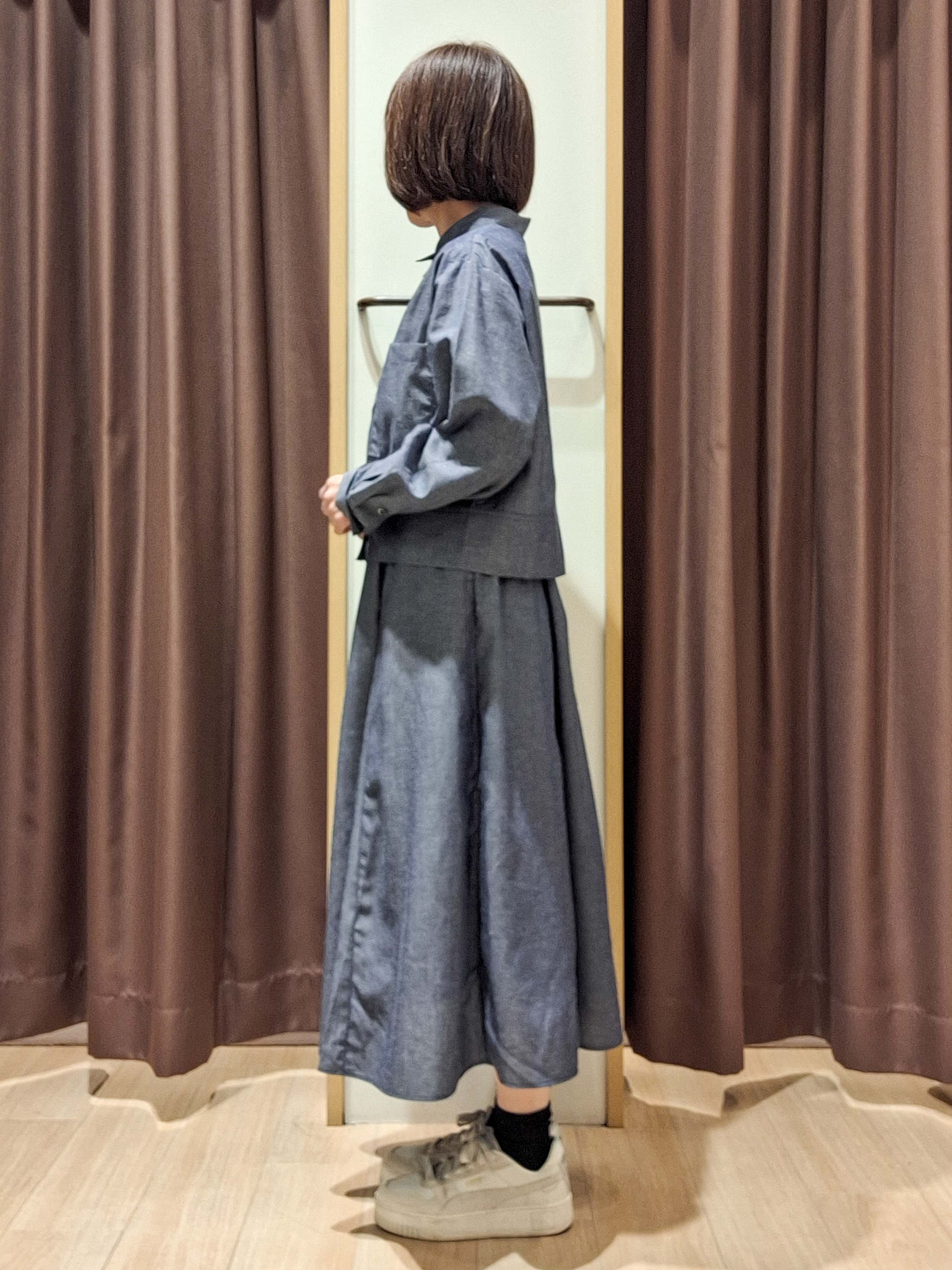 ウタさんの「grove｜【貴島明日香さん着用／イージーケア／接触冷感】麻混クロップドシャツ」を使ったコーディネート