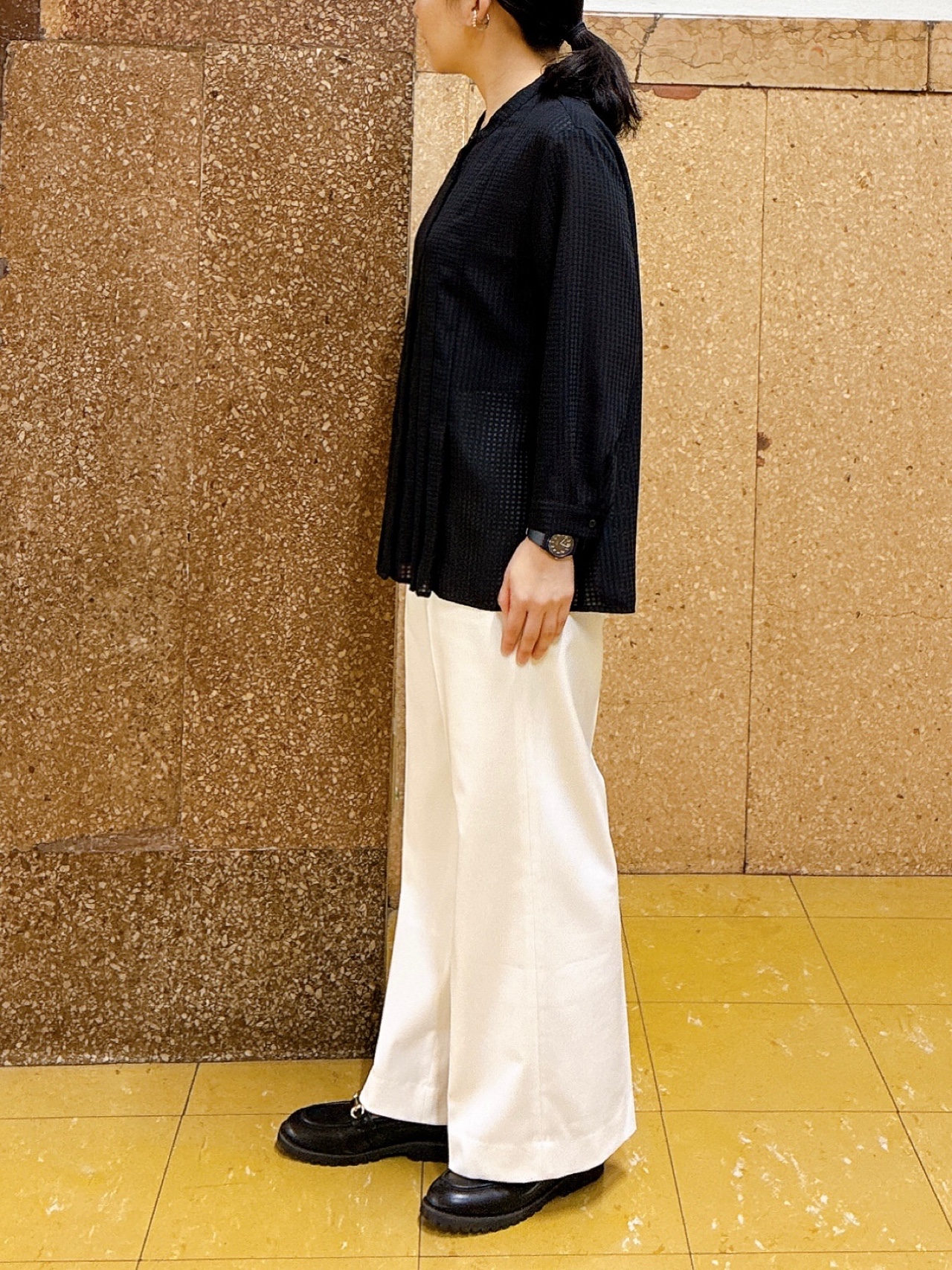 hattoriさんの「INDIVI｜【洗える／大人シアー】タックプリーツ7分袖ブラウス」を使ったコーディネート