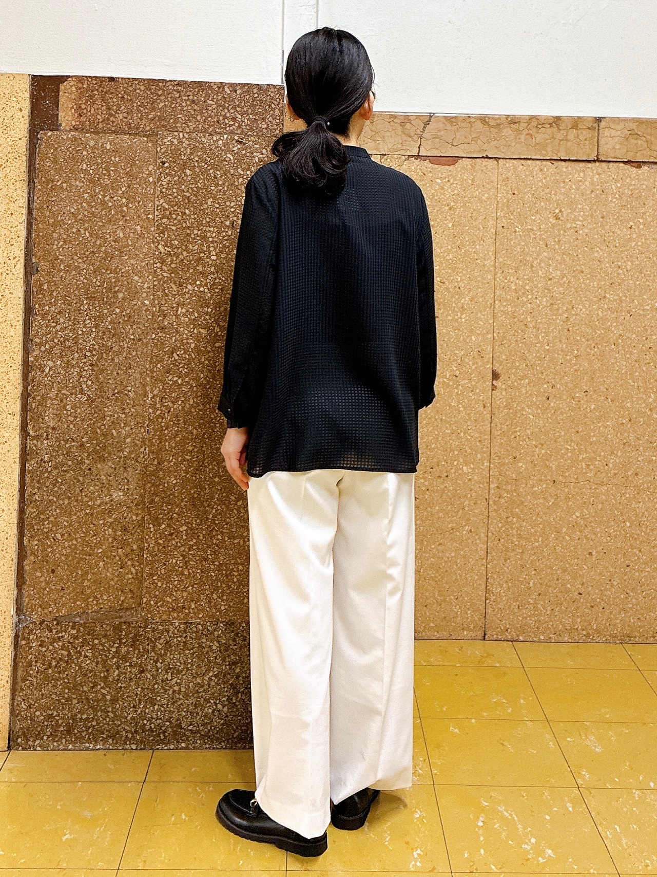 hattoriさんの「INDIVI｜【洗える／大人シアー】タックプリーツ7分袖ブラウス」を使ったコーディネート