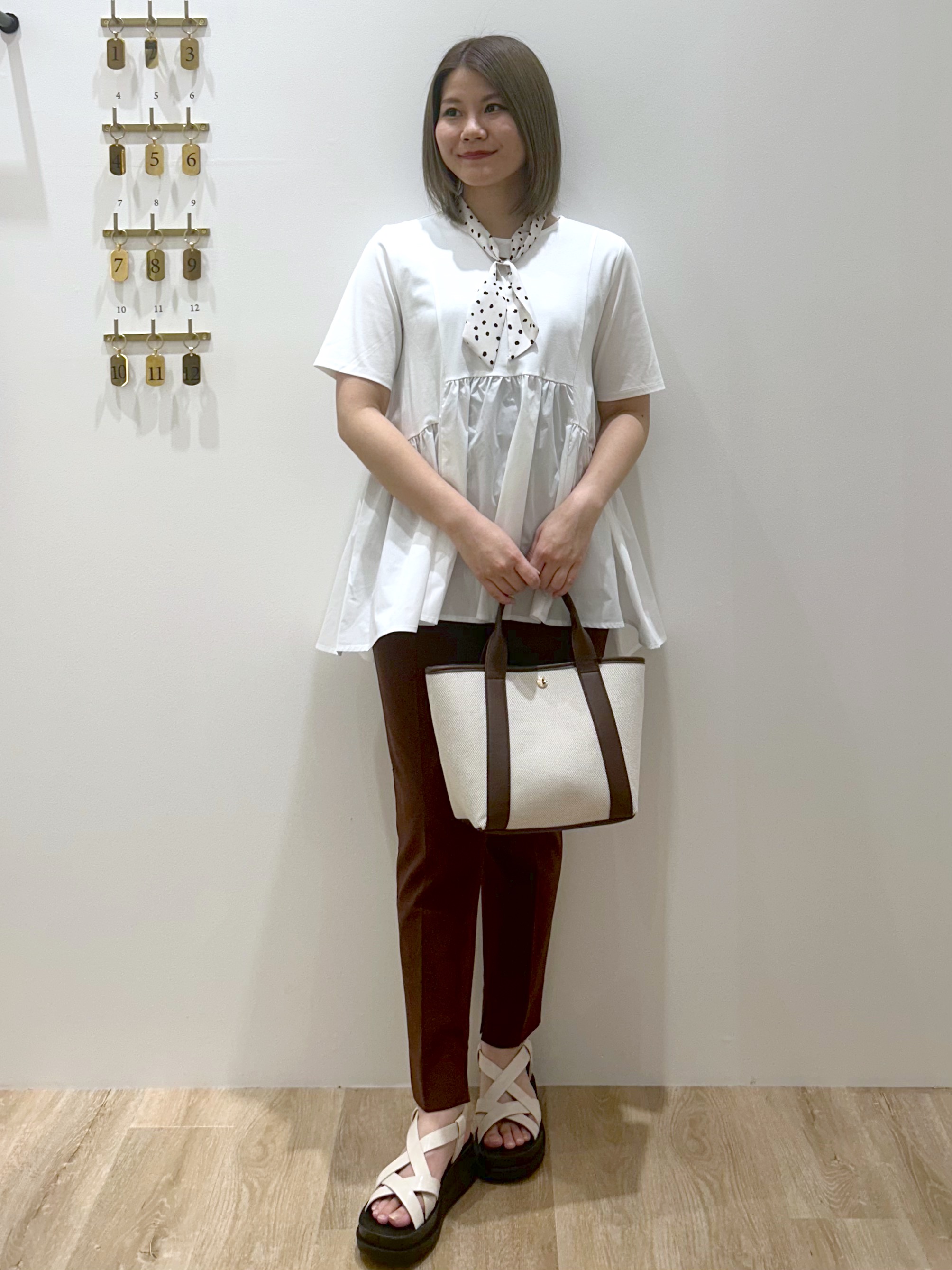 suzukaさんの「OPAQUE.CLIP｜ペプラムドッキングカットソー【洗濯機OK】」を使ったコーディネート