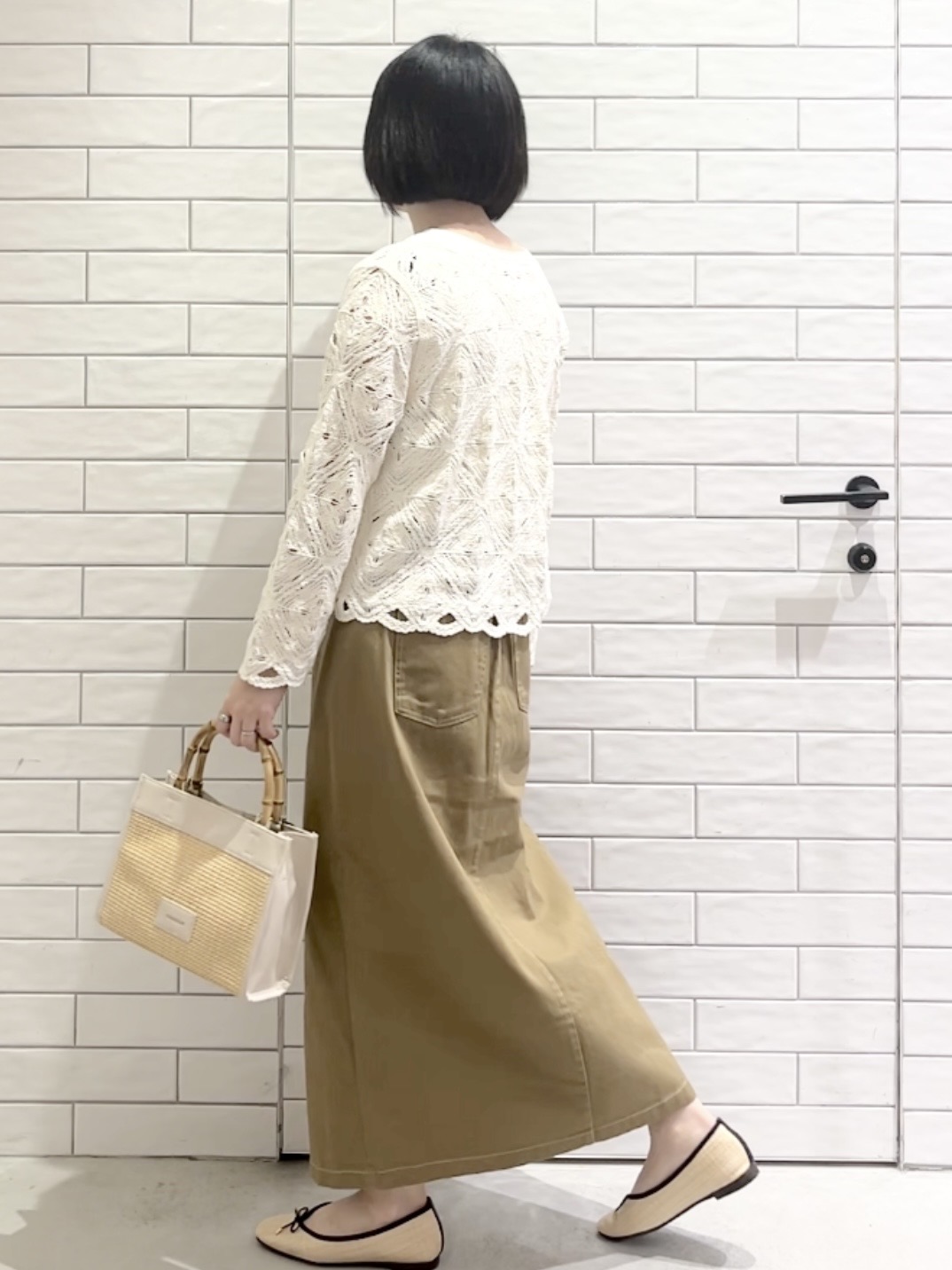しおりさんの「OPAQUE.CLIP｜かぎ針風ニットカーディガン【洗濯機OK】」を使ったコーディネート