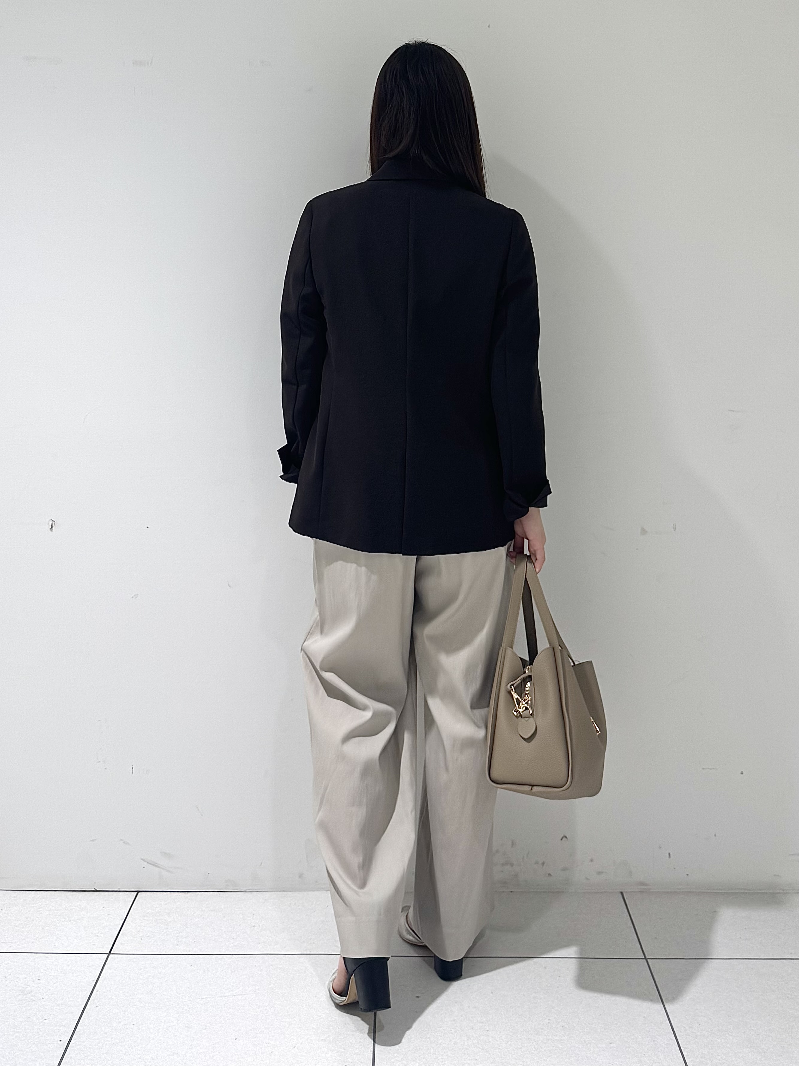 そんさんの「INDIVI｜【洗える／UVケア／麻調】シングルジャケット」を使ったコーディネート