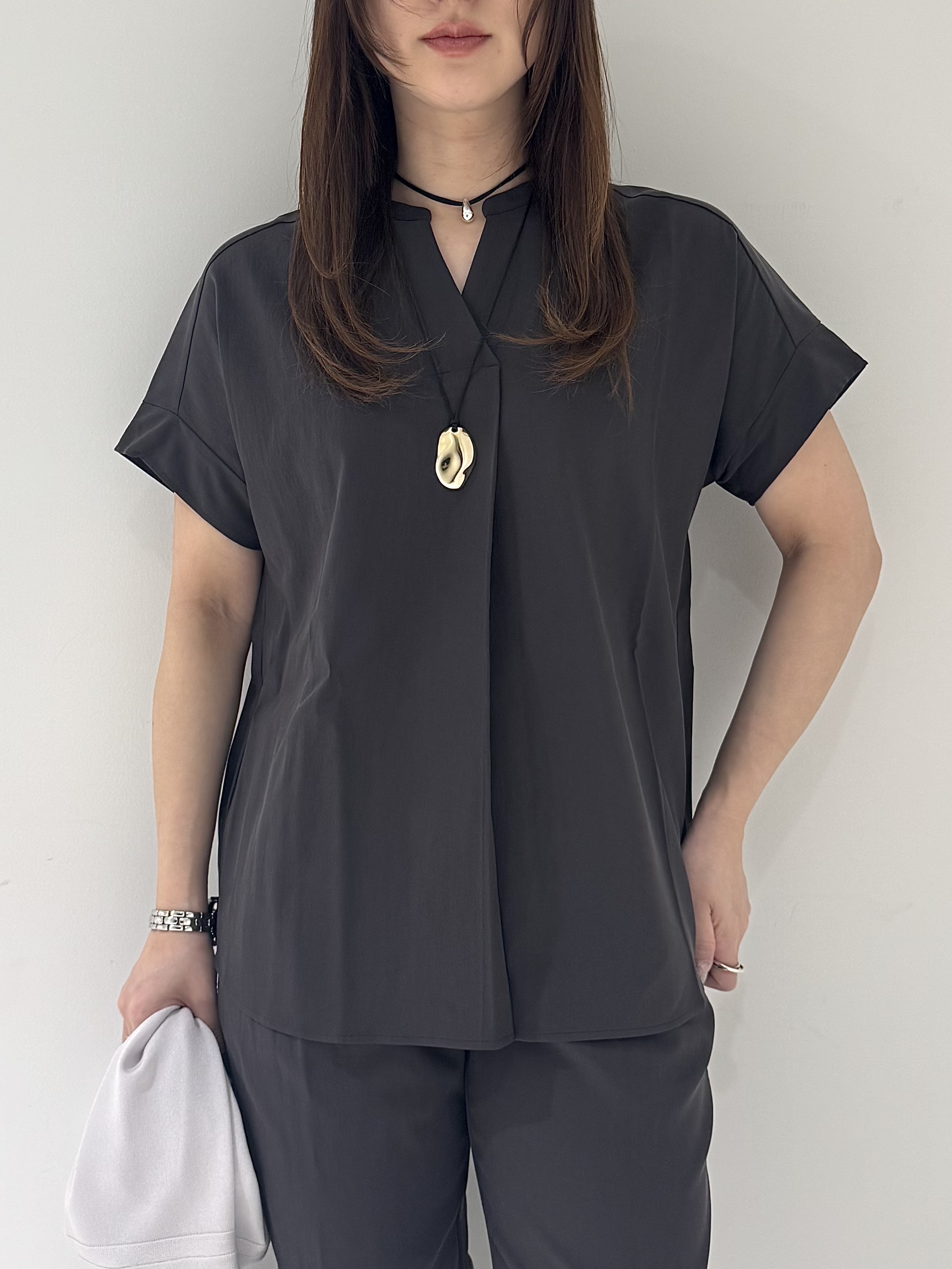 そんさんの「INDIVI｜【洗える／上品】きれいめ着流しカーディガンニット」を使ったコーディネート