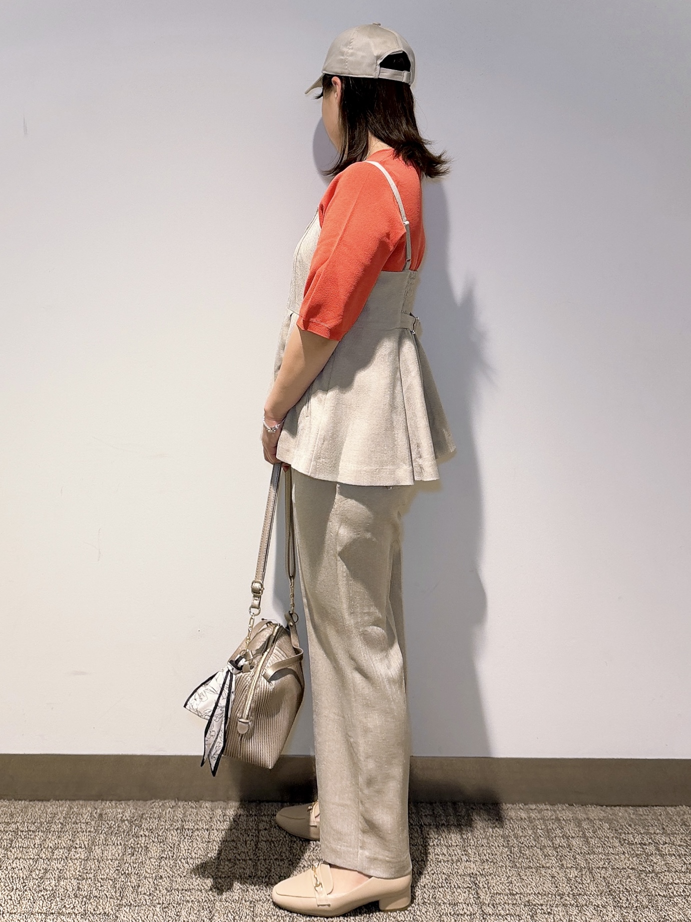 みーさんの「grove｜【貴島明日香さん着用・カセット服】リネンライク ペプラムビスチェ」を使ったコーディネート