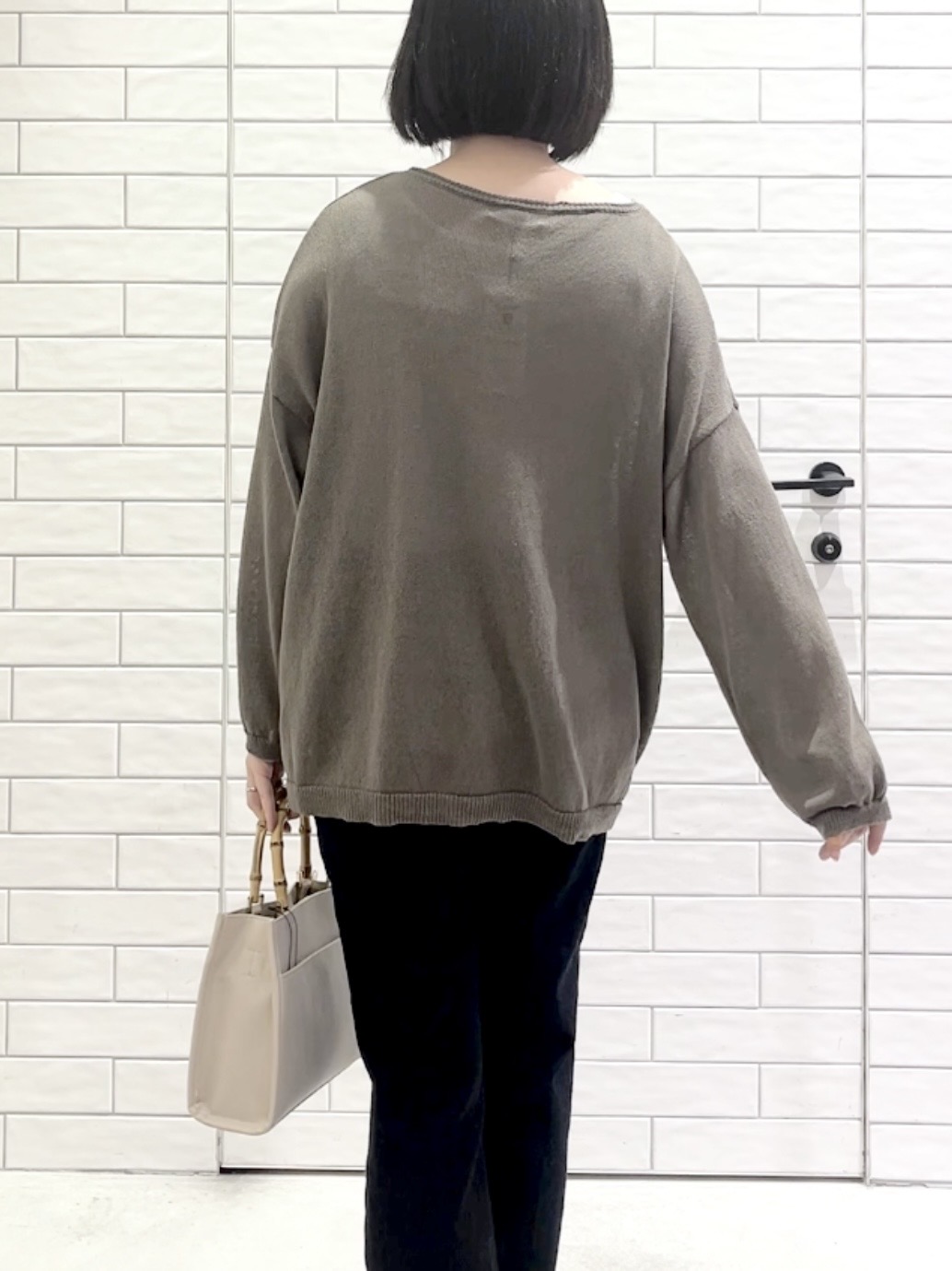 しおりさんの「OPAQUE.CLIP｜麻混リラクシーニット【洗濯機OK】」を使ったコーディネート
