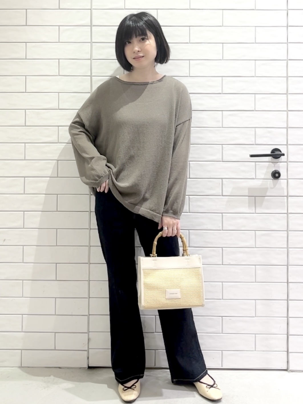 しおりさんの「OPAQUE.CLIP｜麻混リラクシーニット【洗濯機OK】」を使ったコーディネート