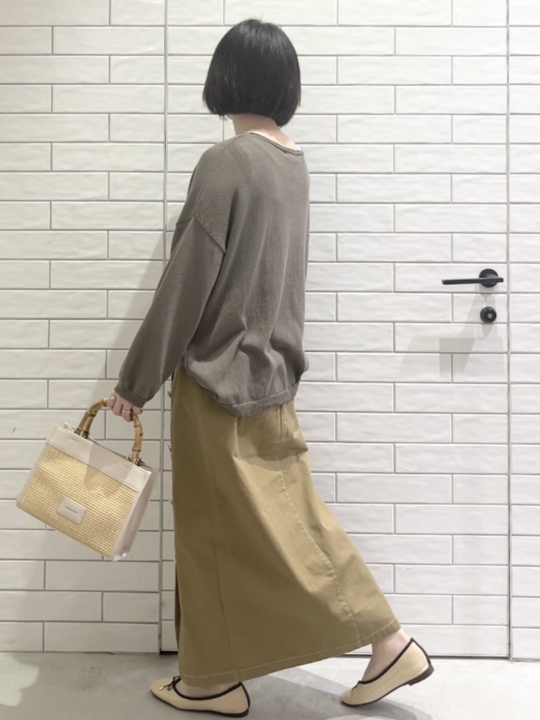 しおりさんの「OPAQUE.CLIP｜麻混リラクシーニット【洗濯機OK】」を使ったコーディネート