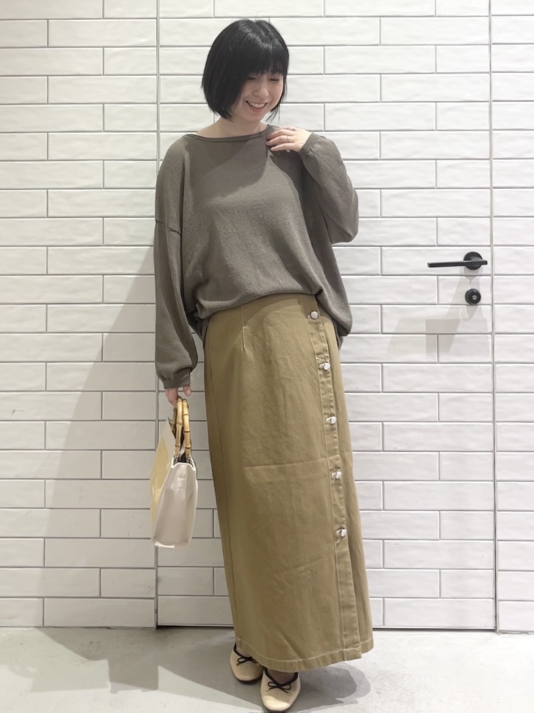 しおりさんの「OPAQUE.CLIP｜麻混リラクシーニット【洗濯機OK】」を使ったコーディネート