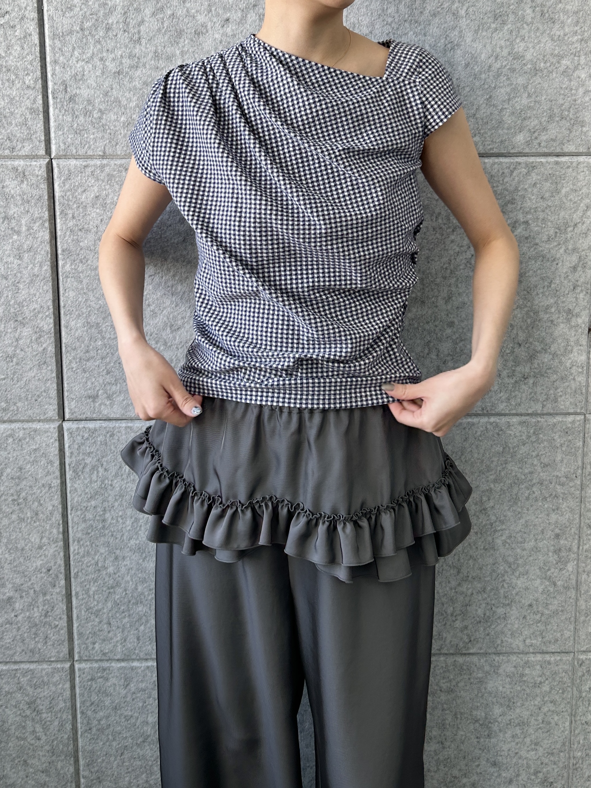 harunaさんの「CODE A｜gingham edge tops」を使ったコーディネート