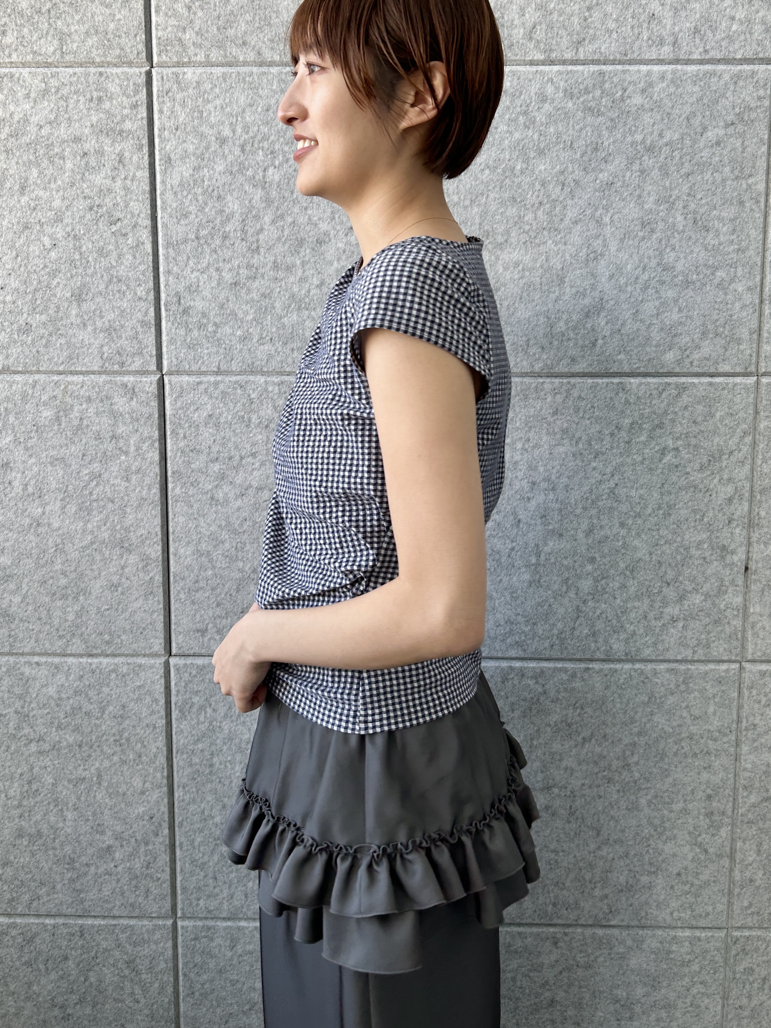 harunaさんの「CODE A｜gingham edge tops」を使ったコーディネート