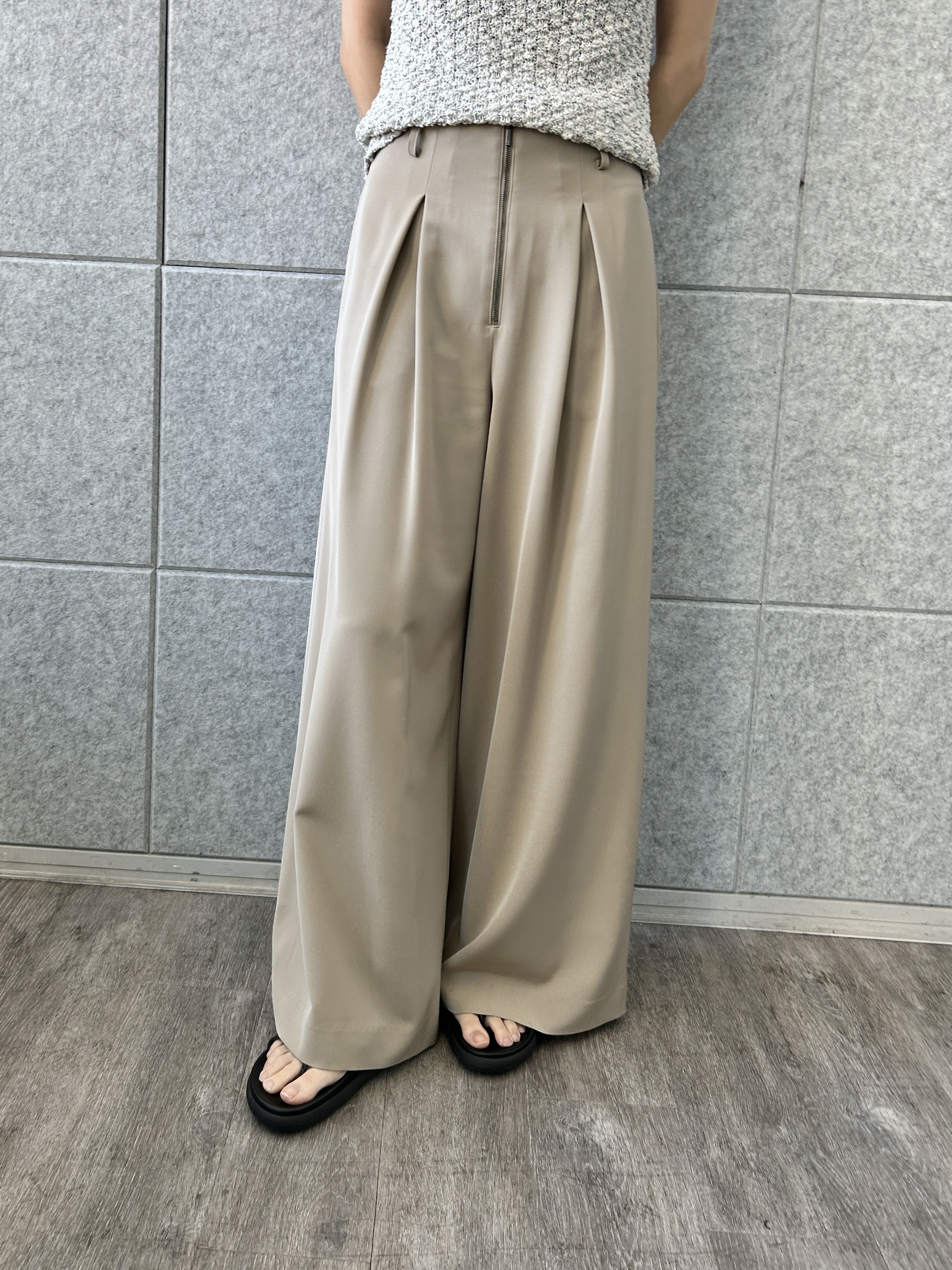 harunaさんの「CODE A｜zip wide pants」を使ったコーディネート