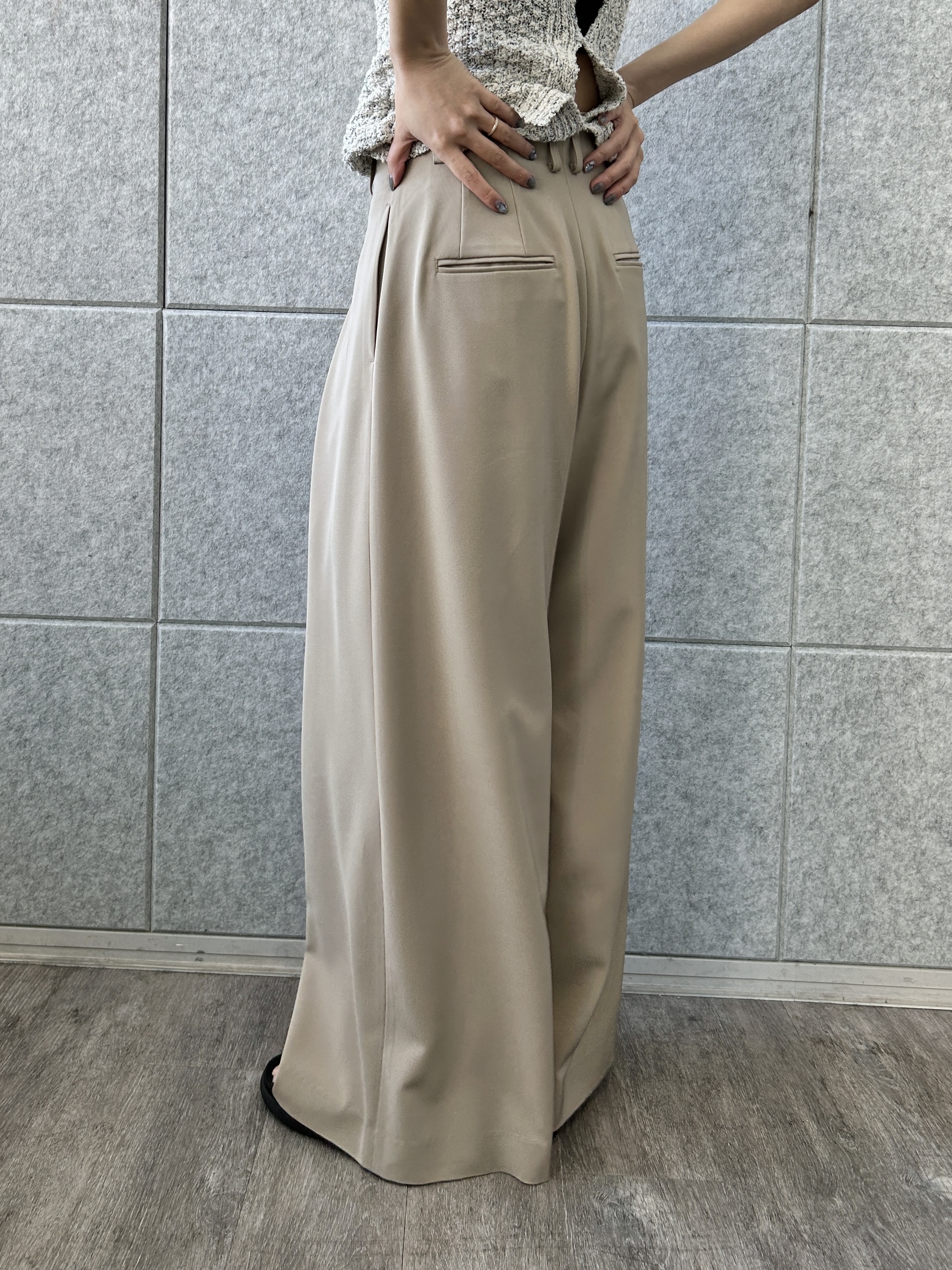 harunaさんの「CODE A｜zip wide pants」を使ったコーディネート