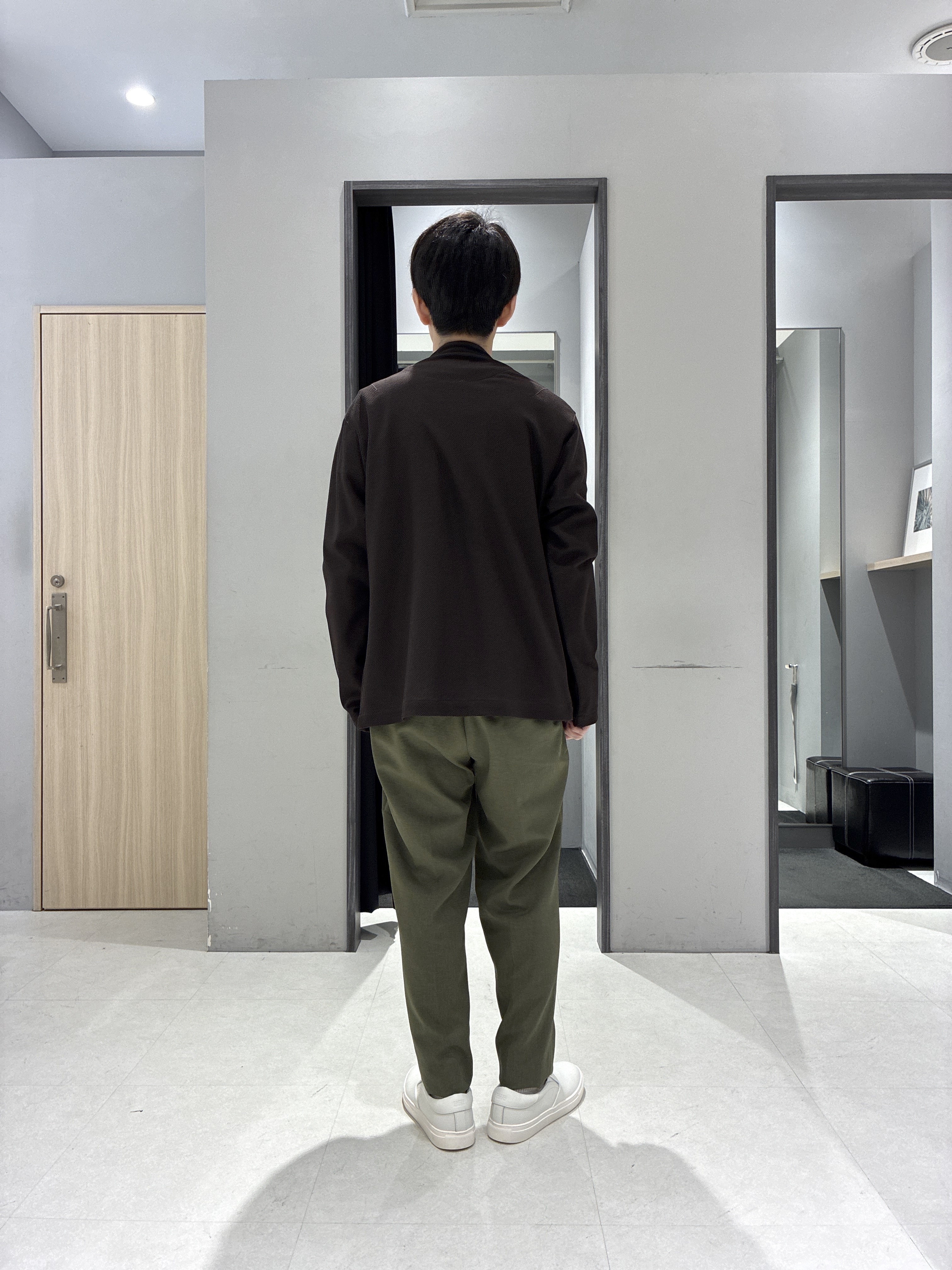 わいずみさんの「TAKEO KIKUCHI｜【抗菌防臭】バーズアイメッシュノーカラージャケット」を使ったコーディネート