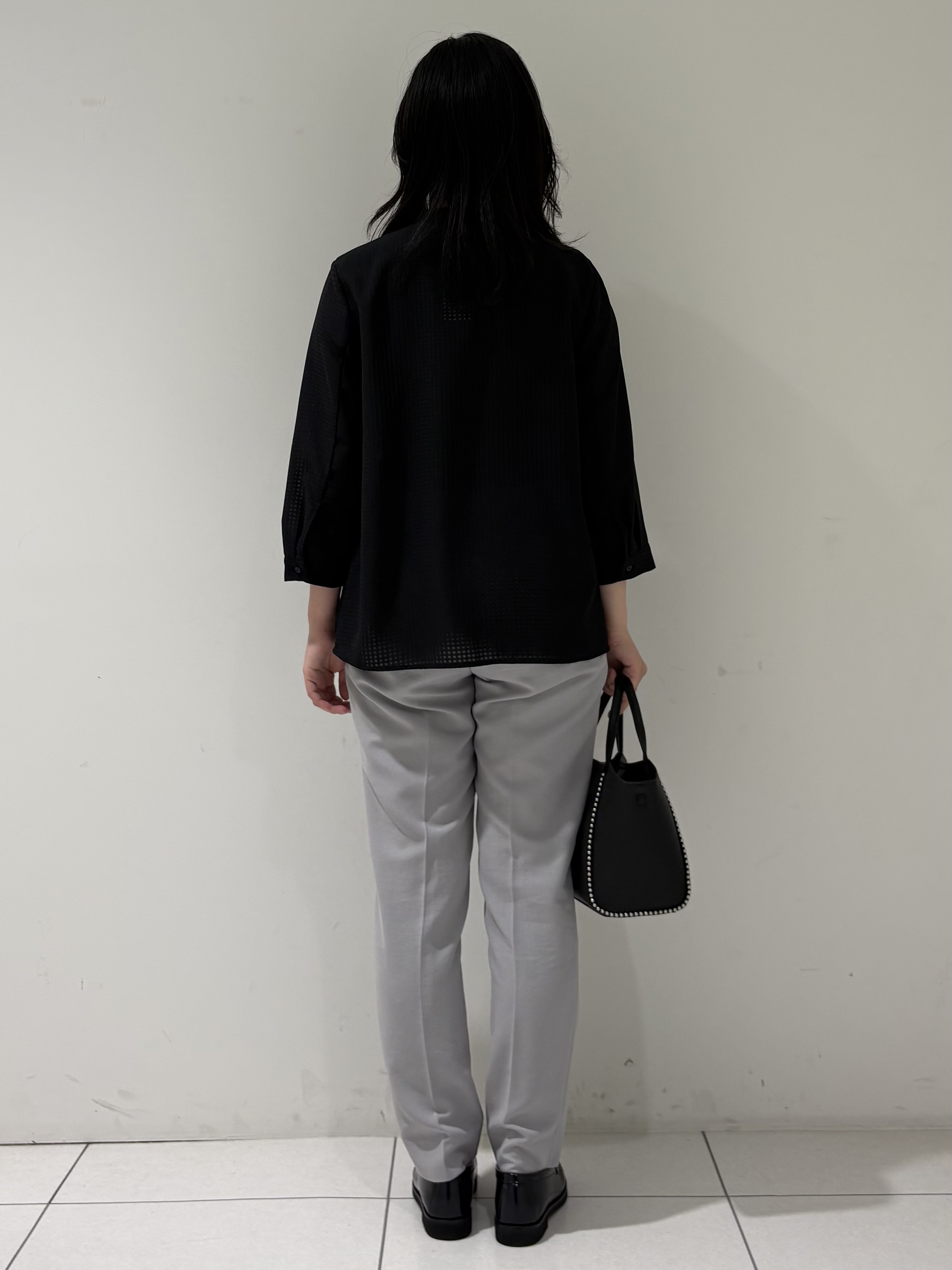 momokoさんの「INDIVI｜【洗える／大人シアー】タックプリーツ7分袖ブラウス」を使ったコーディネート