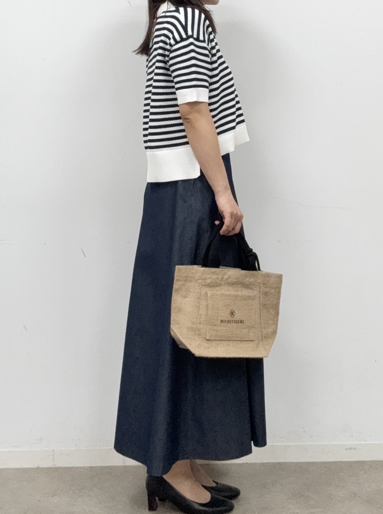 BUNさんの「DRESSTERIOR｜【接触冷感/吸水速乾】クールタッチ デニムライク タックスカート」を使ったコーディネート