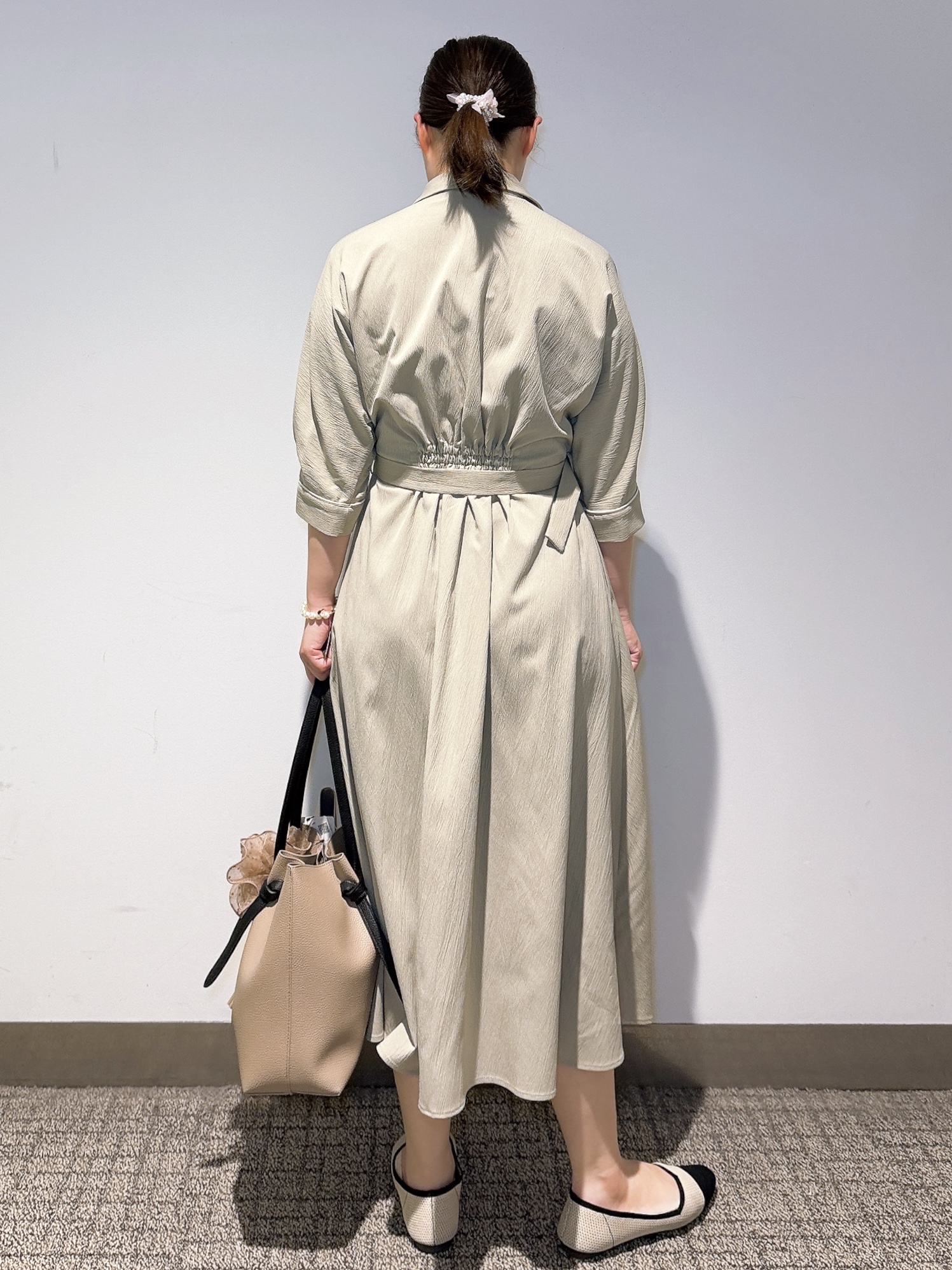 みーさんの「grove｜【貴島明日香さん着用・美シルエット】ウエストタック配色ワンピース」を使ったコーディネート
