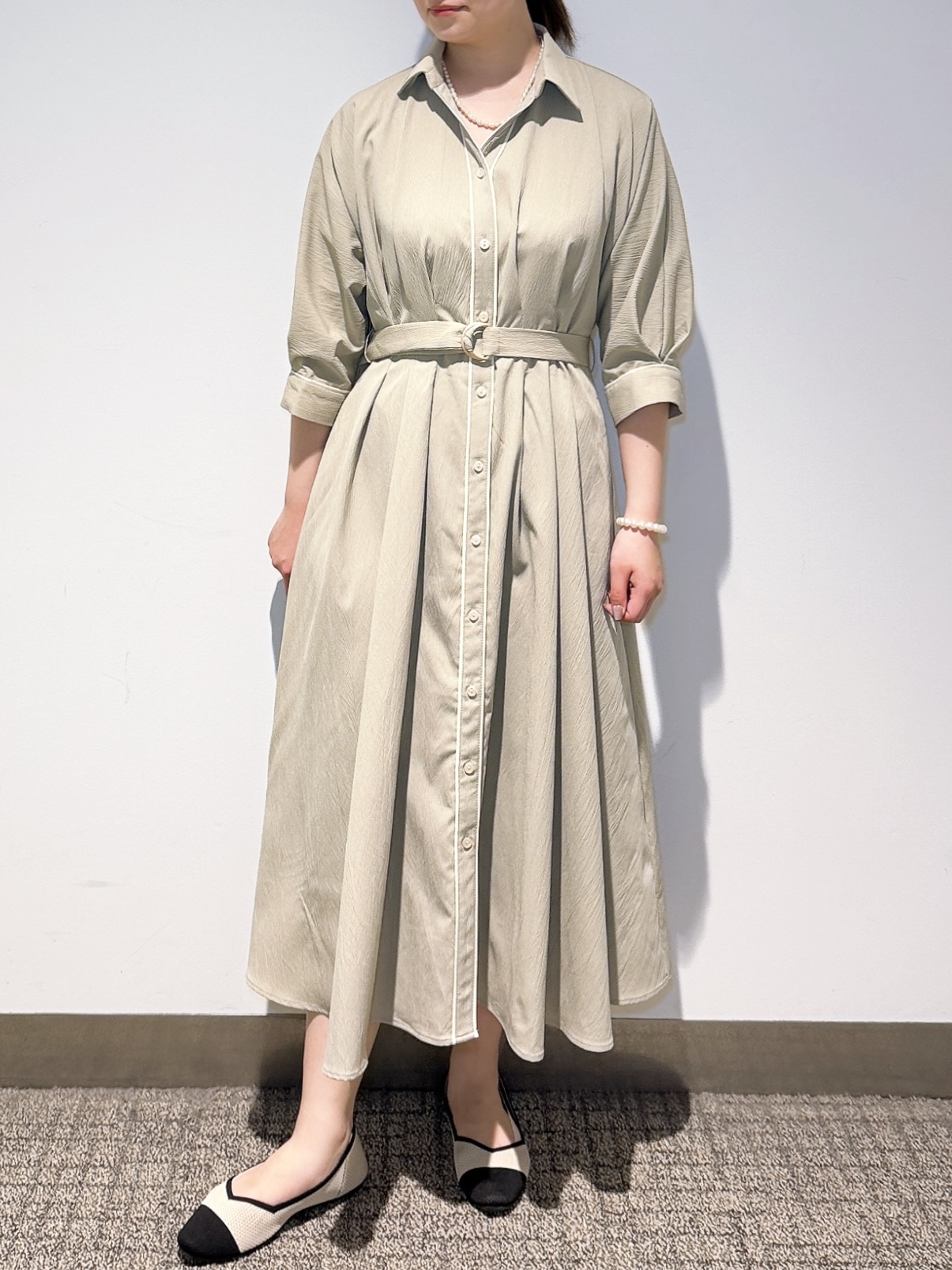 みーさんの「grove｜【貴島明日香さん着用・美シルエット】ウエストタック配色ワンピース」を使ったコーディネート