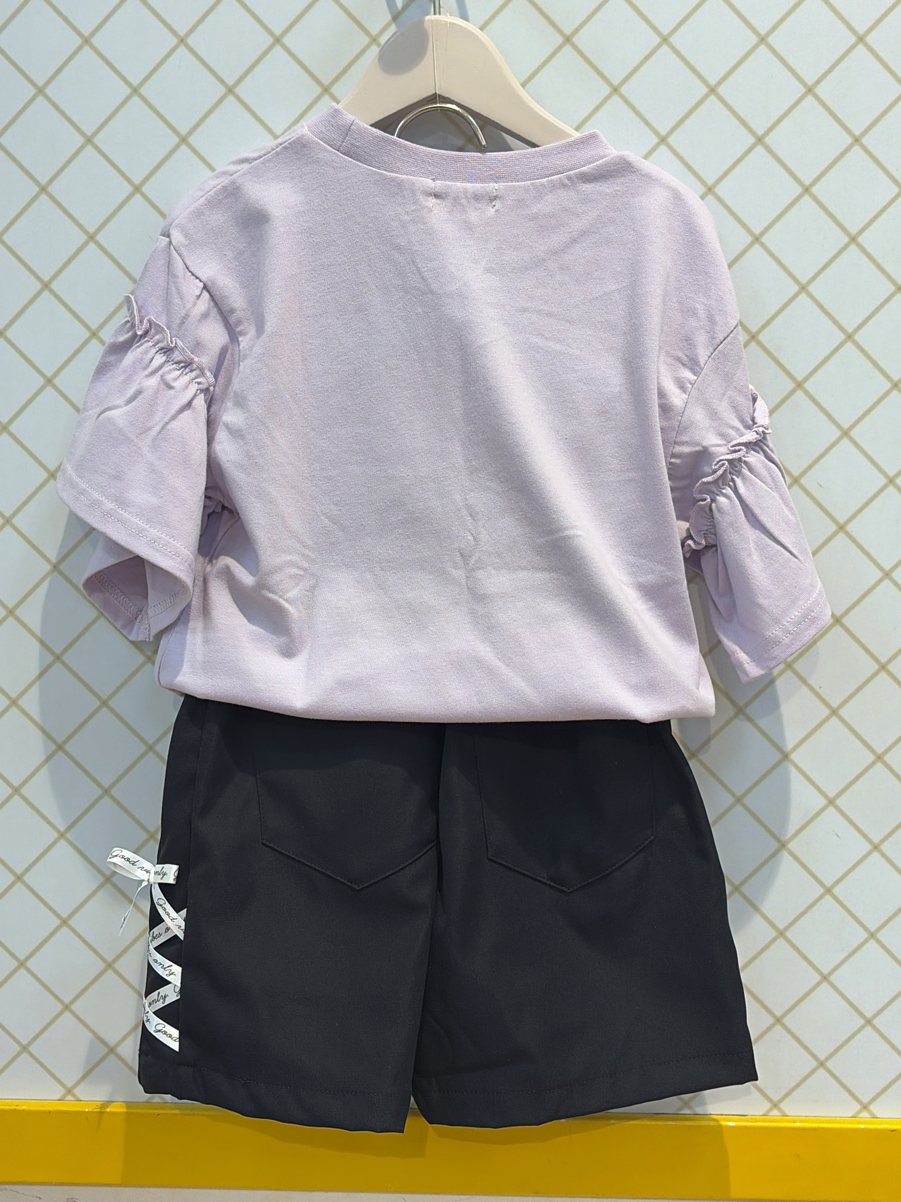蒼さんの「SHOO･LA･RUE｜【100-150cm】フリルロゴTシャツ」を使ったコーディネート