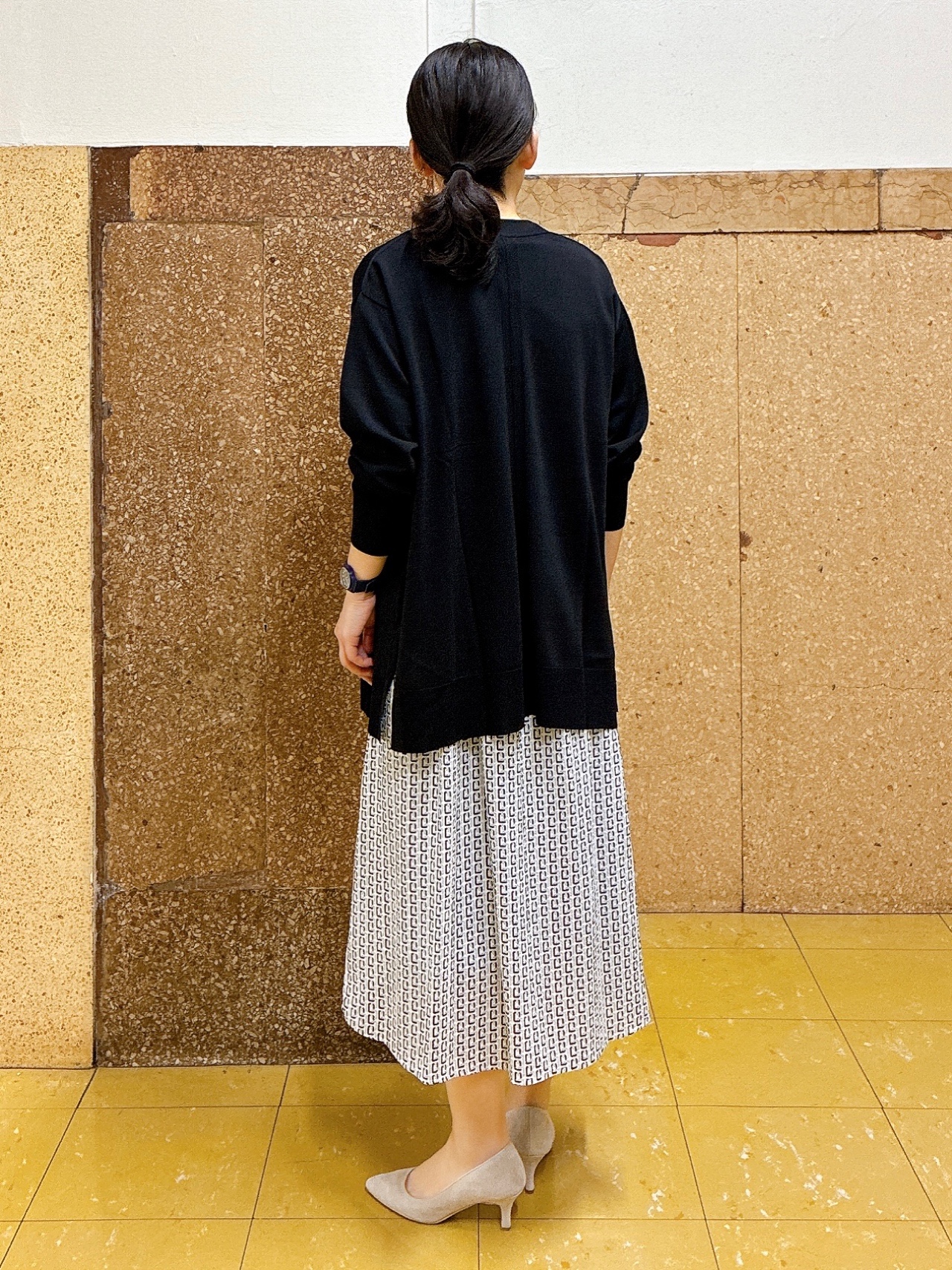 hattoriさんの「INDIVI｜【洗える】無地＆チェーン柄 シャーリングサッカーワンピース」を使ったコーディネート