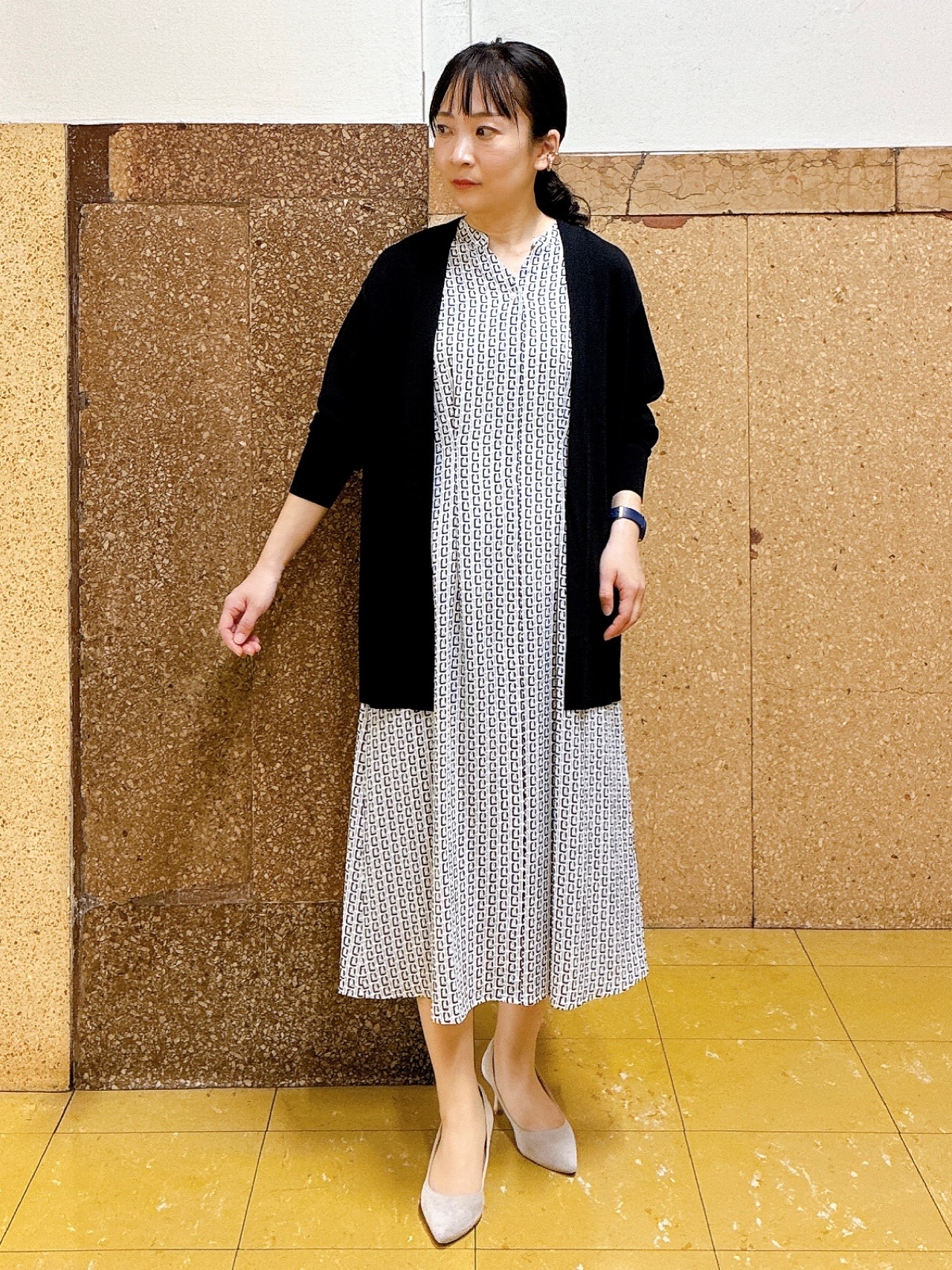 hattoriさんの「INDIVI｜【洗える】無地＆チェーン柄 シャーリングサッカーワンピース」を使ったコーディネート