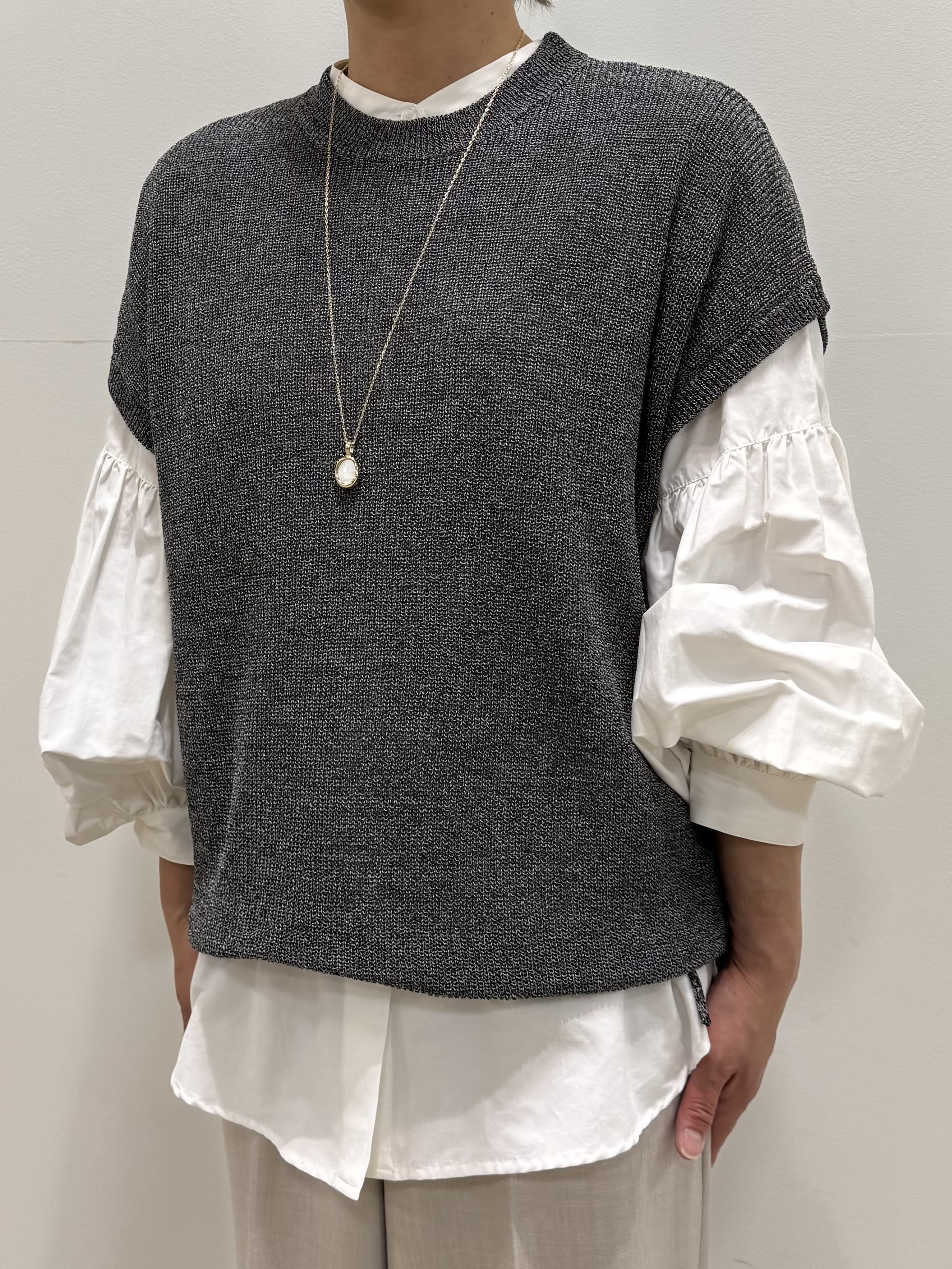 koyaさんの「Reflect｜【レイヤードにおすすめ◎】畦編みフレンチスリーブトップス」を使ったコーディネート