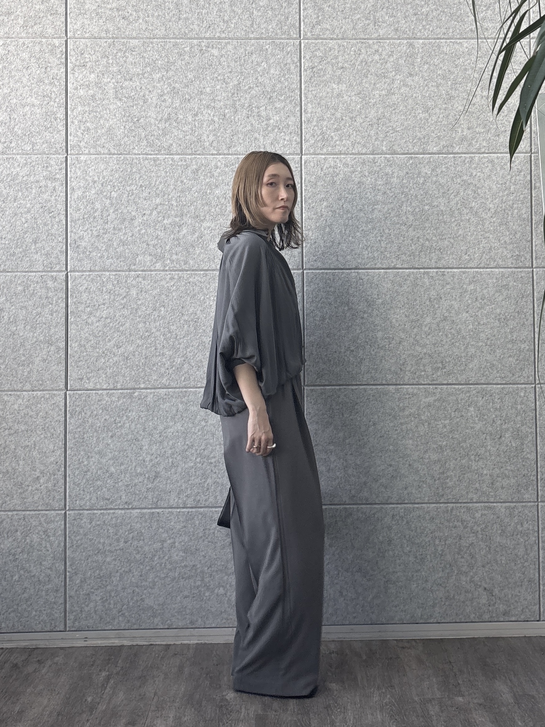 kotakiさんの「INDIVI｜バルーンシアーブラウス【接触冷感】」を使ったコーディネート