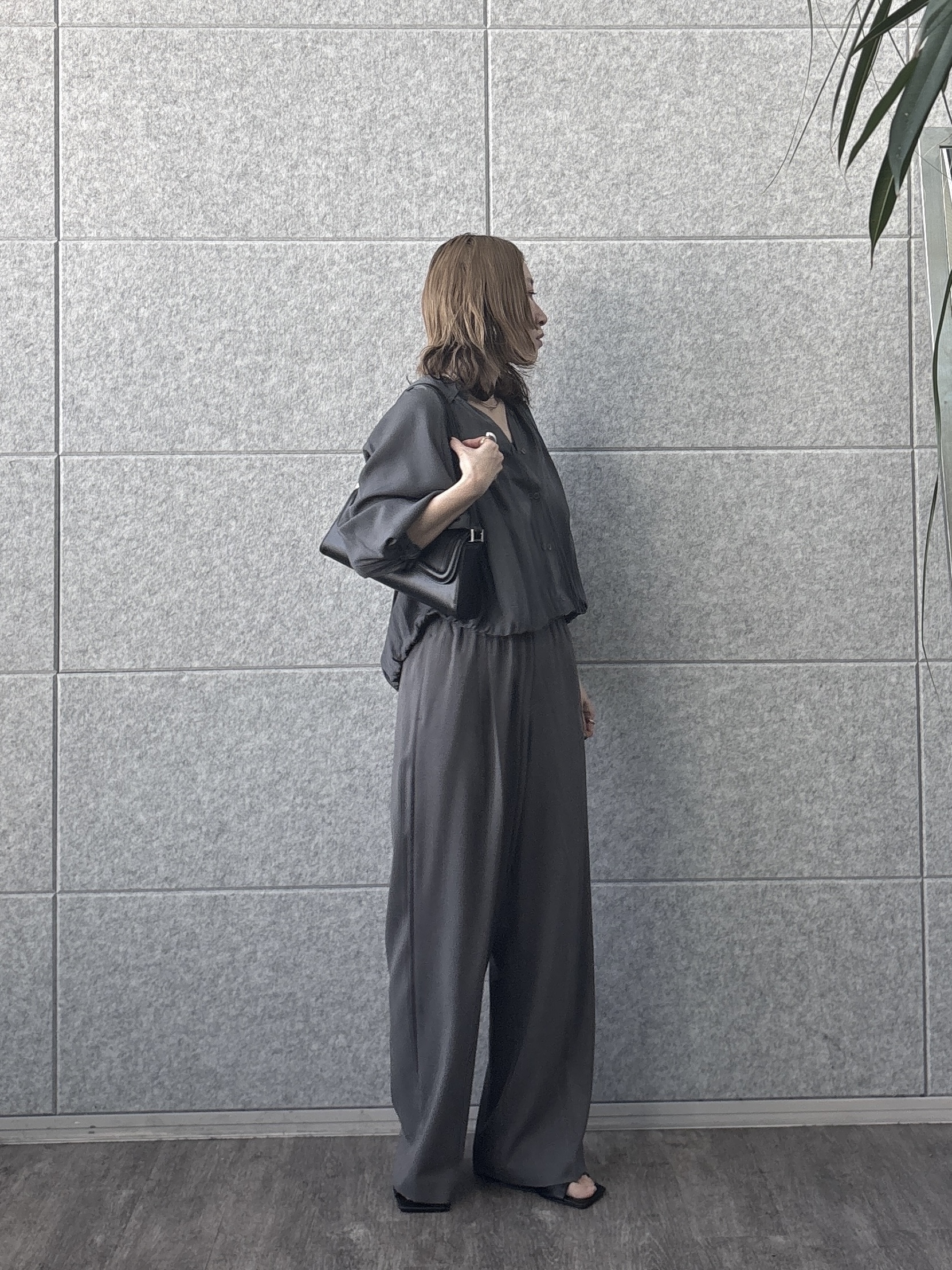 kotakiさんの「INDIVI｜バルーンシアーブラウス【接触冷感】」を使ったコーディネート