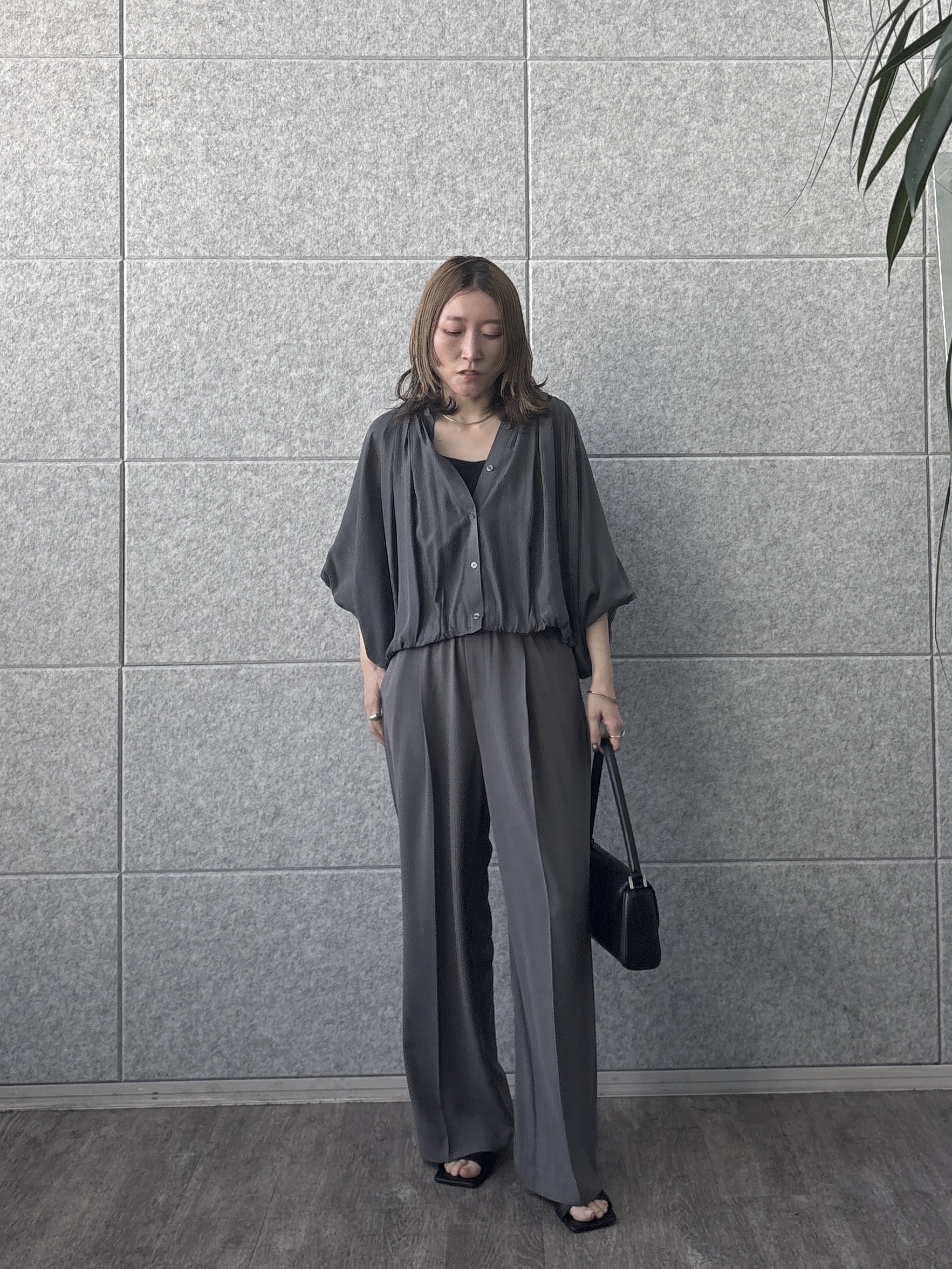 kotakiさんの「INDIVI｜バルーンシアーブラウス【接触冷感】」を使ったコーディネート