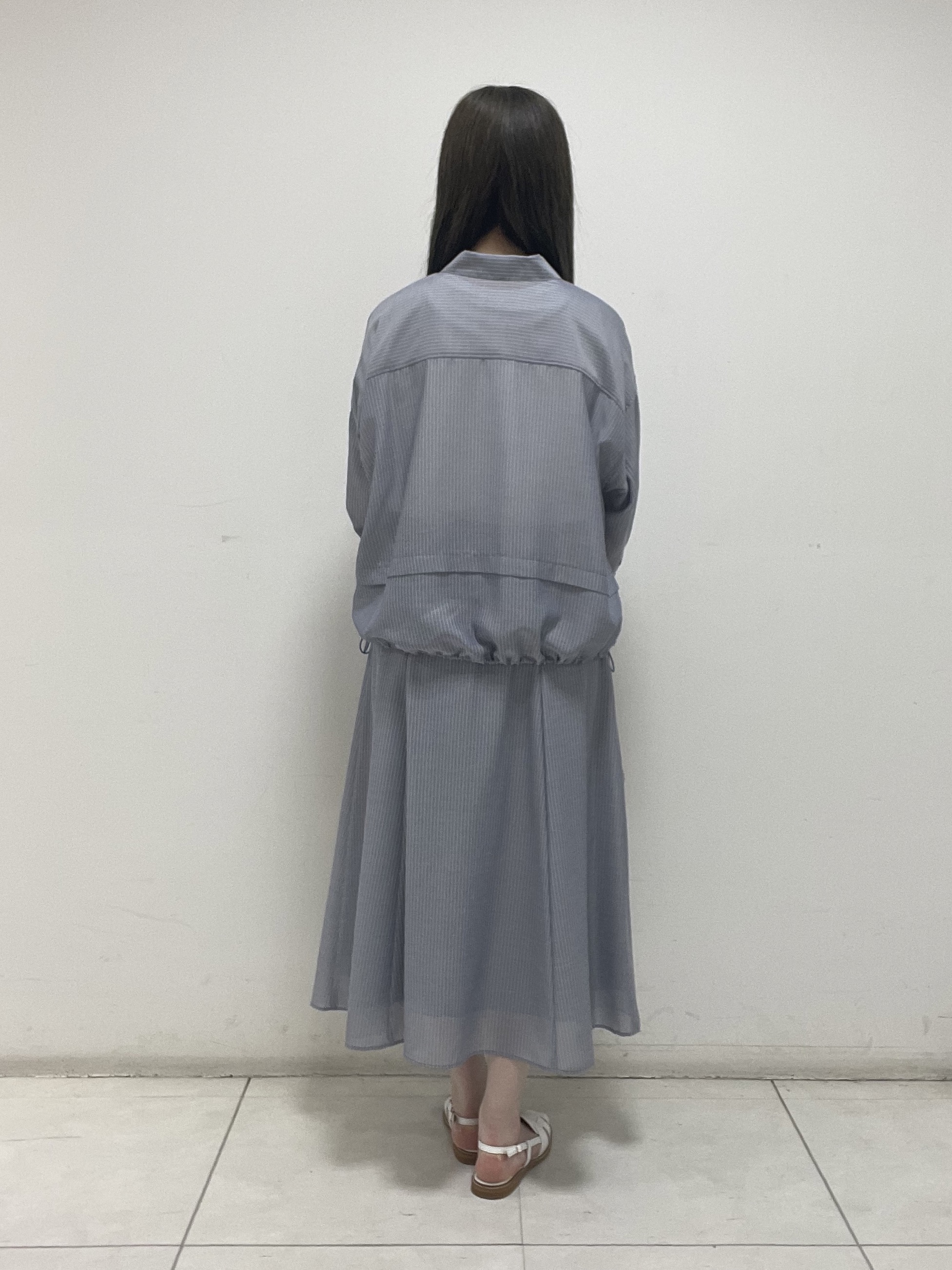 mさんの「INDIVI｜【接触冷感／洗える／2WAY】ドロスト付 シアーシャンブレーシャツ」を使ったコーディネート