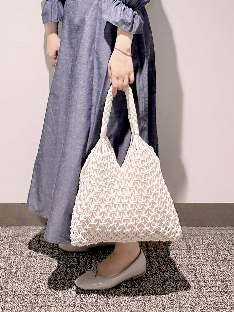 みーさんの「grove｜【貴島明日香さん着用／イージーケア／接触冷感】麻混スタンドギャザーシャツ」を使ったコーディネート