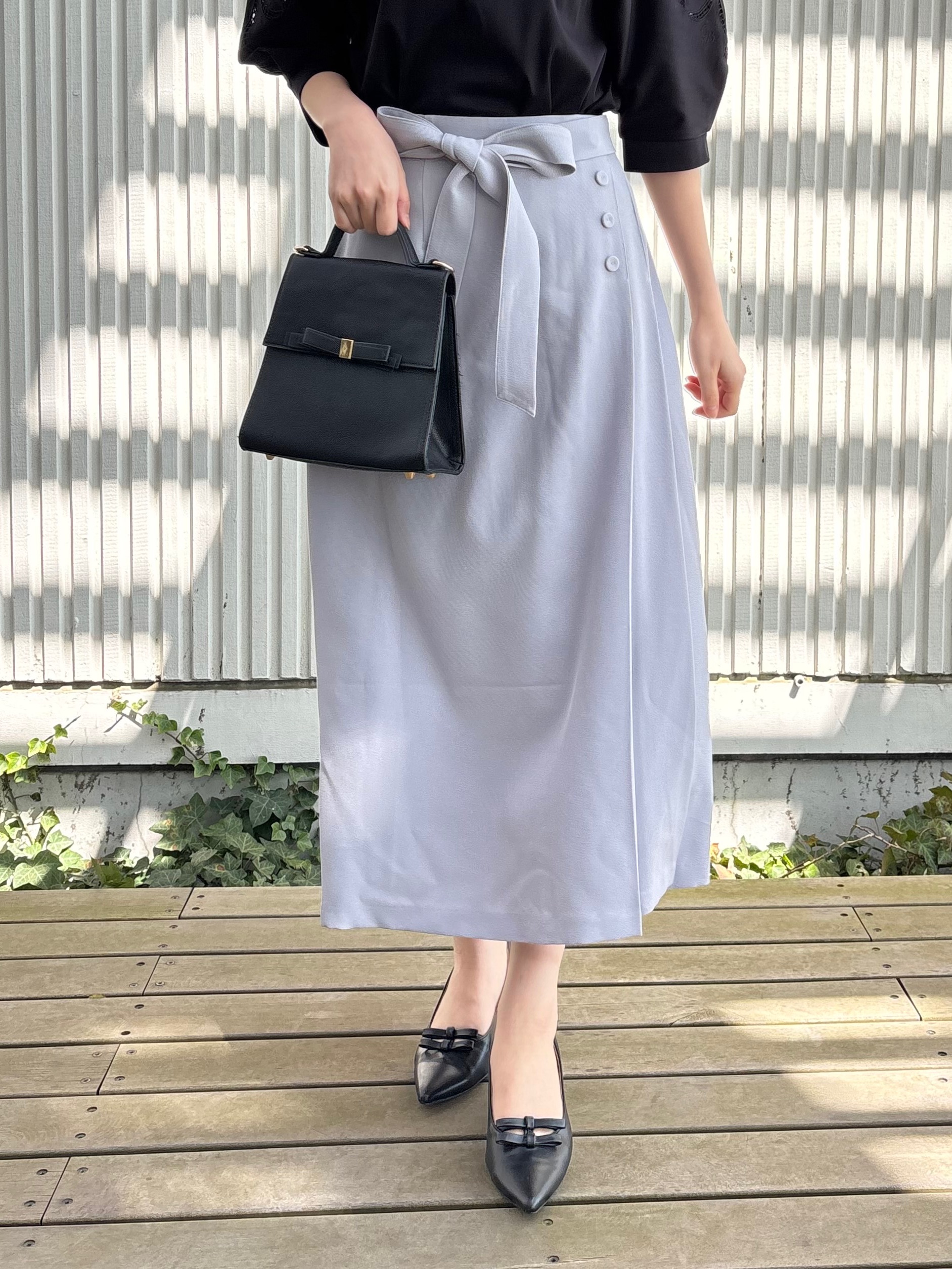 AOIさんの「Couture brooch｜【接触冷感・UVカット】エンブロドルマントップス」を使ったコーディネート