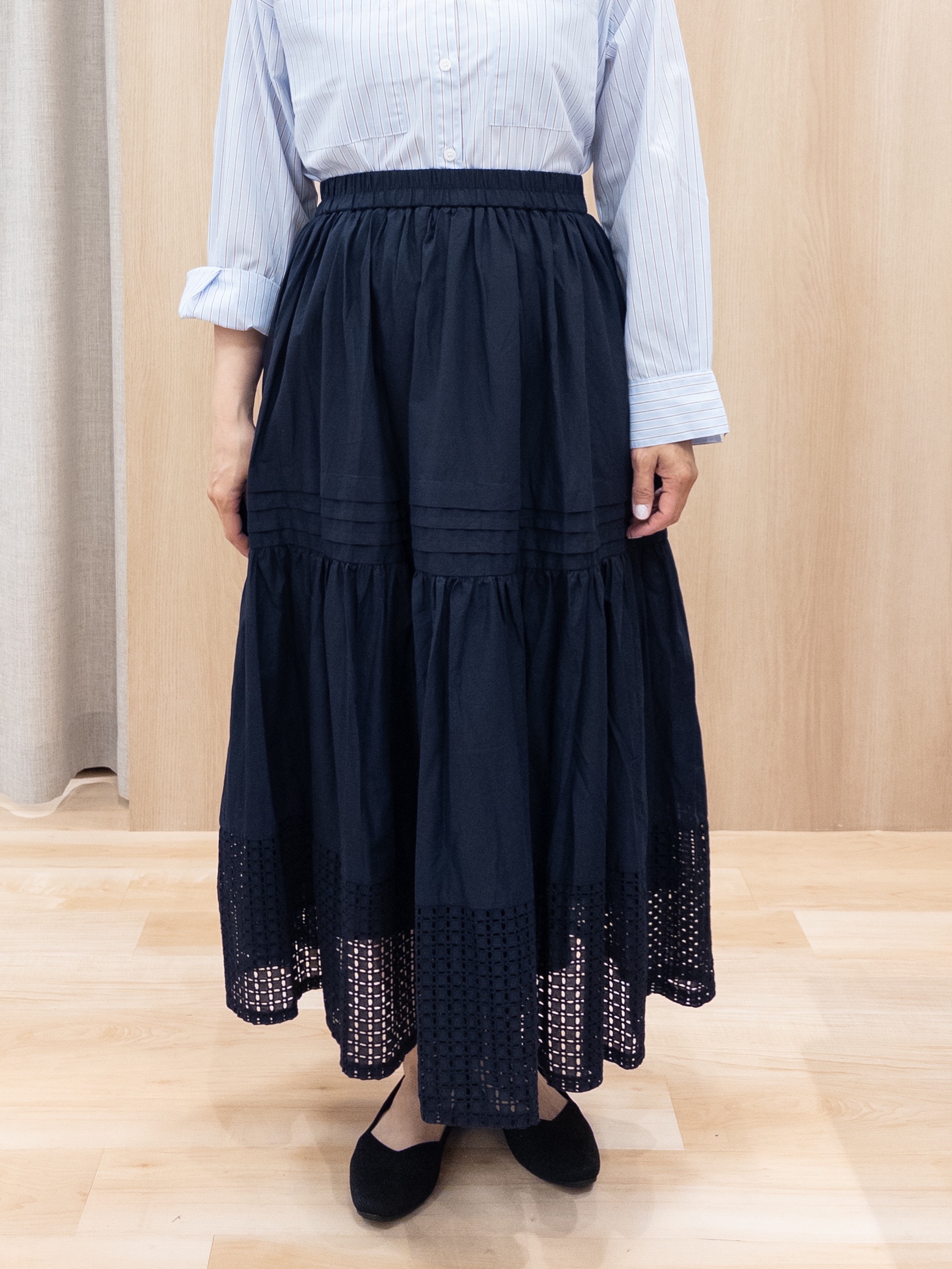 シュウコさんの「grove｜【貴島明日香さん着用／イージーケア／接触冷感】麻混クロップドシャツ」を使ったコーディネート