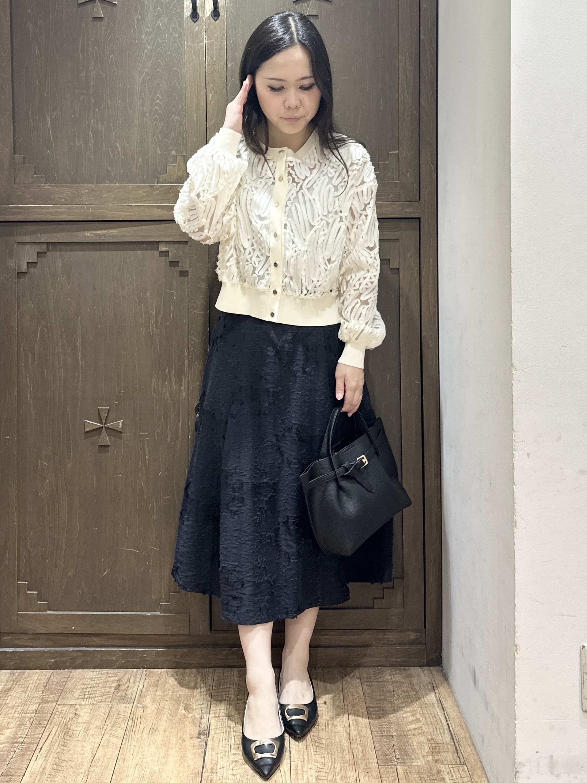 kanaさんの「index｜シアー幾何刺繍カーディガン【洗濯機OK】」を使ったコーディネート