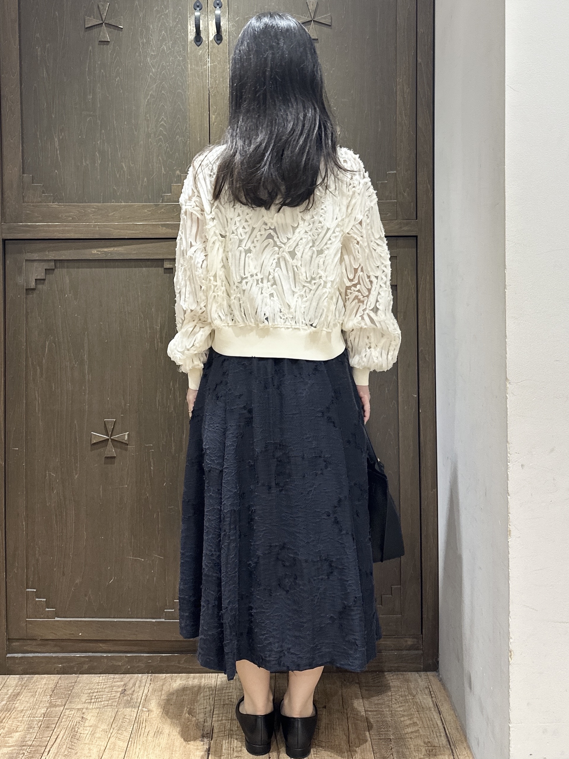 kanaさんの「index｜シアー幾何刺繍カーディガン【洗濯機OK】」を使ったコーディネート