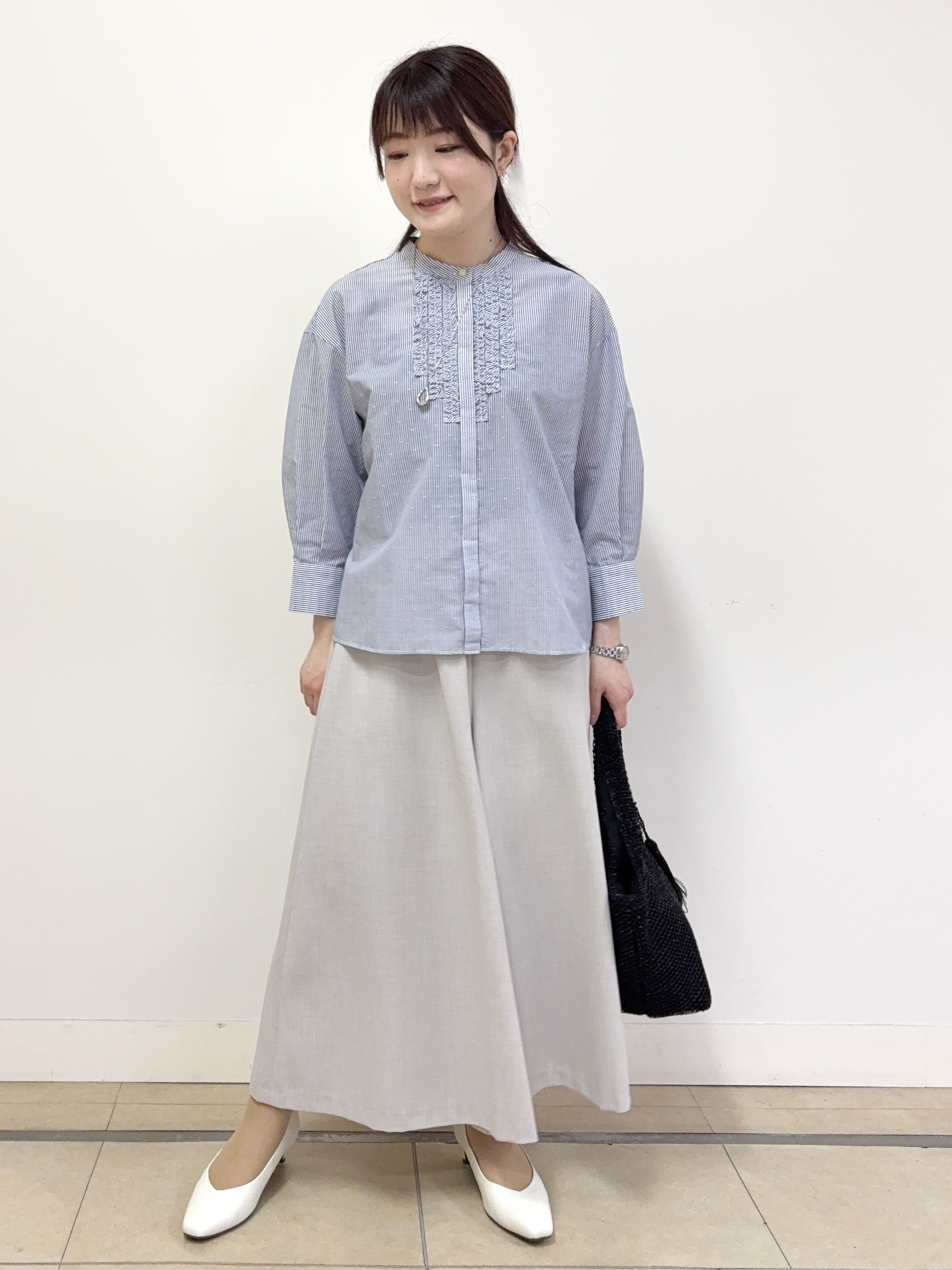 mikiさんの「Reflect｜【接触冷感】八分袖フロントフリルブラウス」を使ったコーディネート