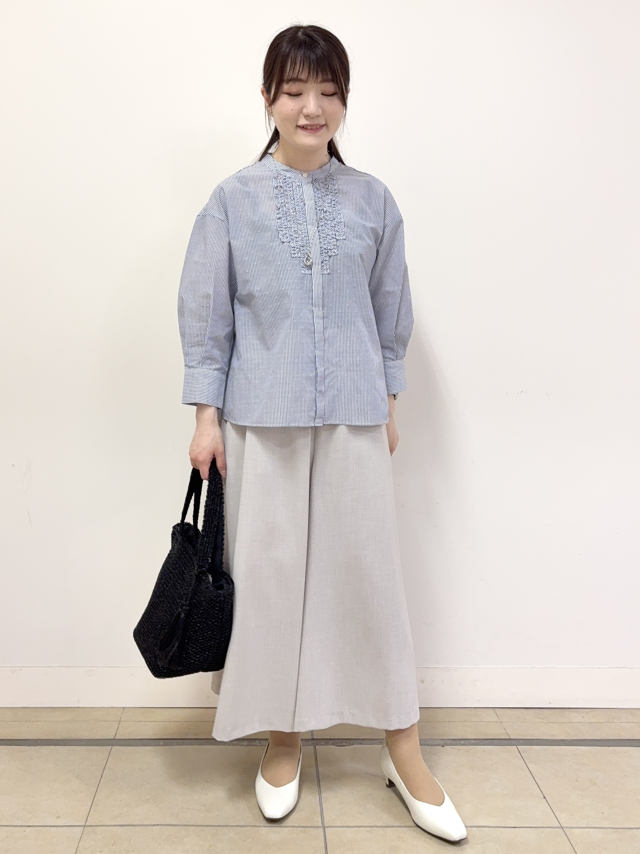 mikiさんの「Reflect｜【接触冷感】八分袖フロントフリルブラウス」を使ったコーディネート