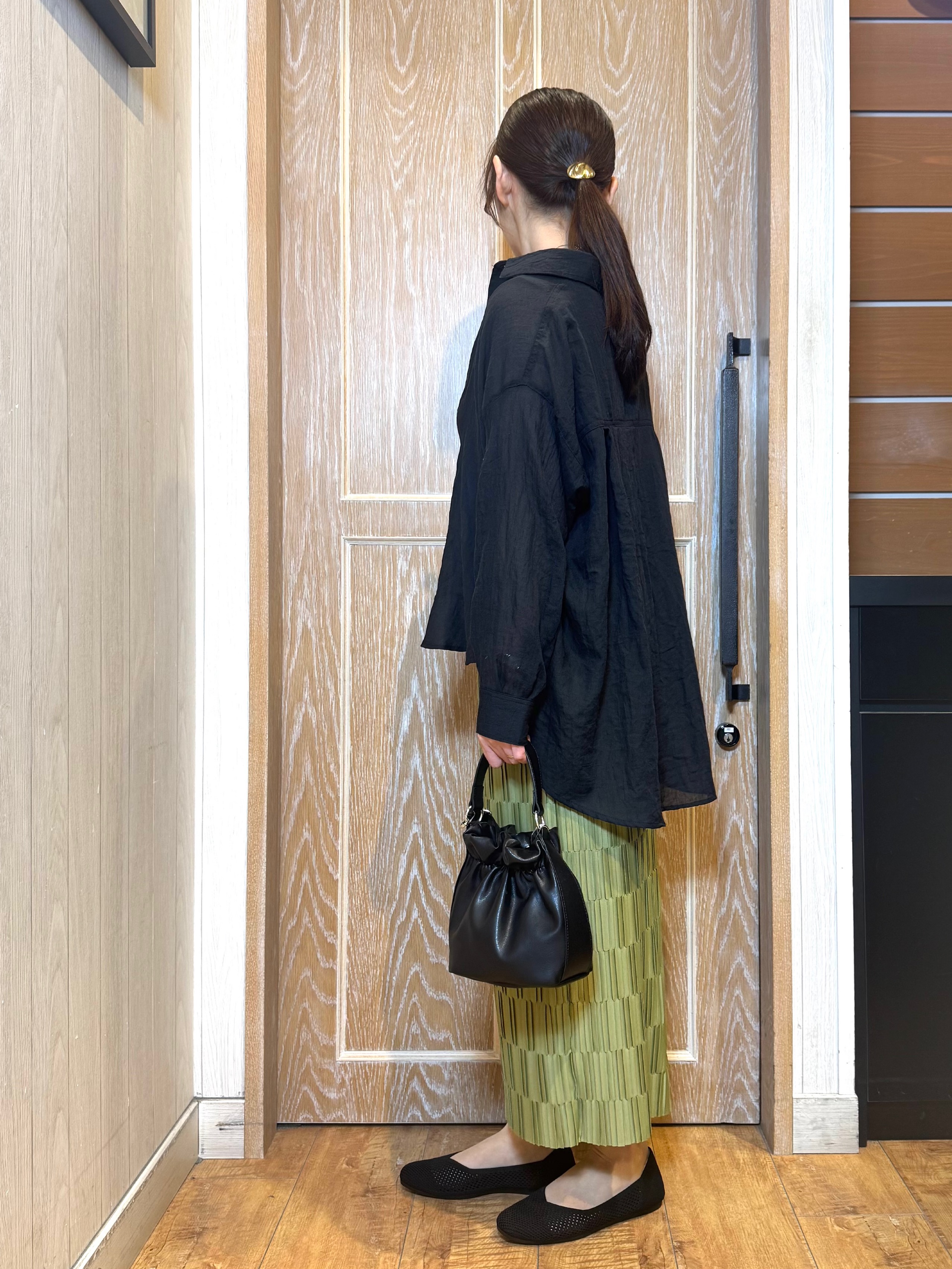 KAORIさんの「SHOO･LA･RUE｜【体型カバー】ふんわり質感 やわらかこなれシアーシャツ」を使ったコーディネート