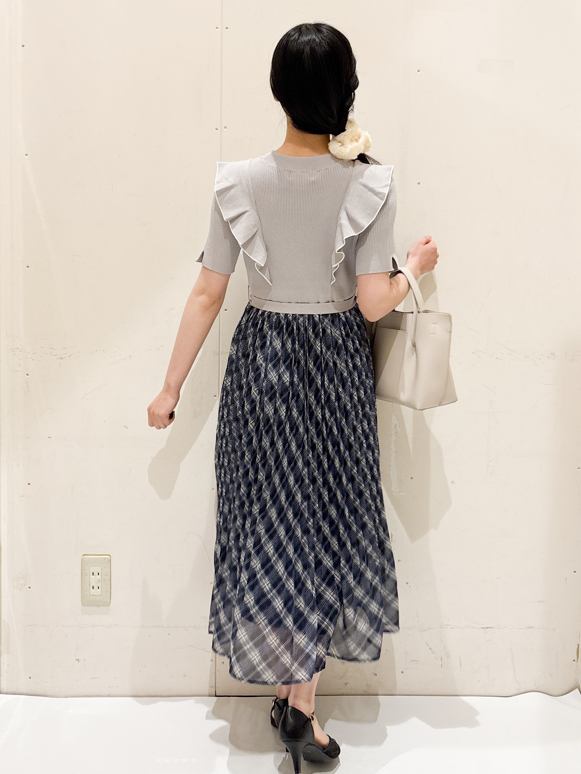 Hinaさんの「OPAQUE.CLIP｜チェックプリーツドッキングニットワンピース【洗濯機OK】」を使ったコーディネート
